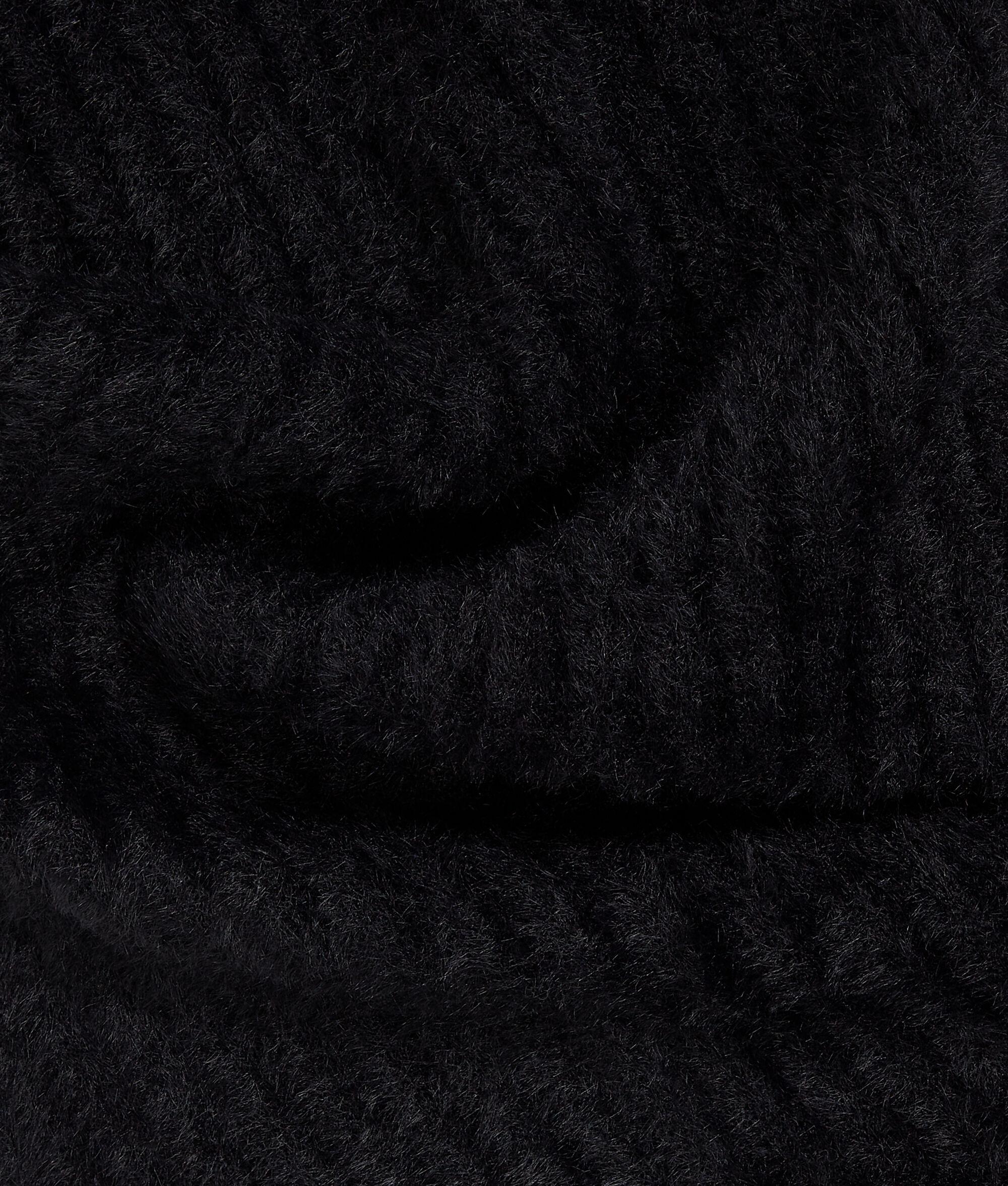 FLUFFY SCARF Product Image