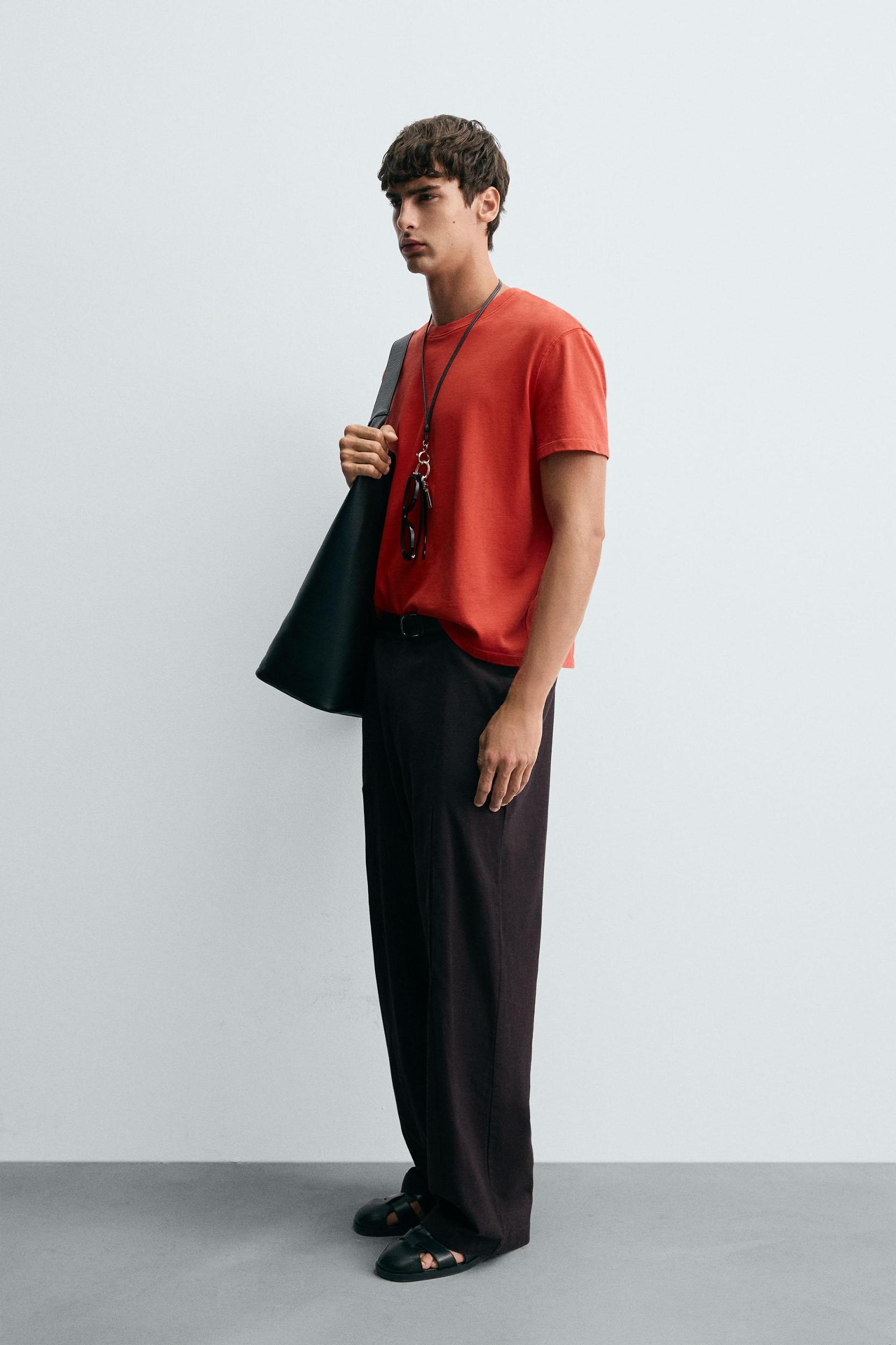 CROPPED FIT T-SHIRT Product Image