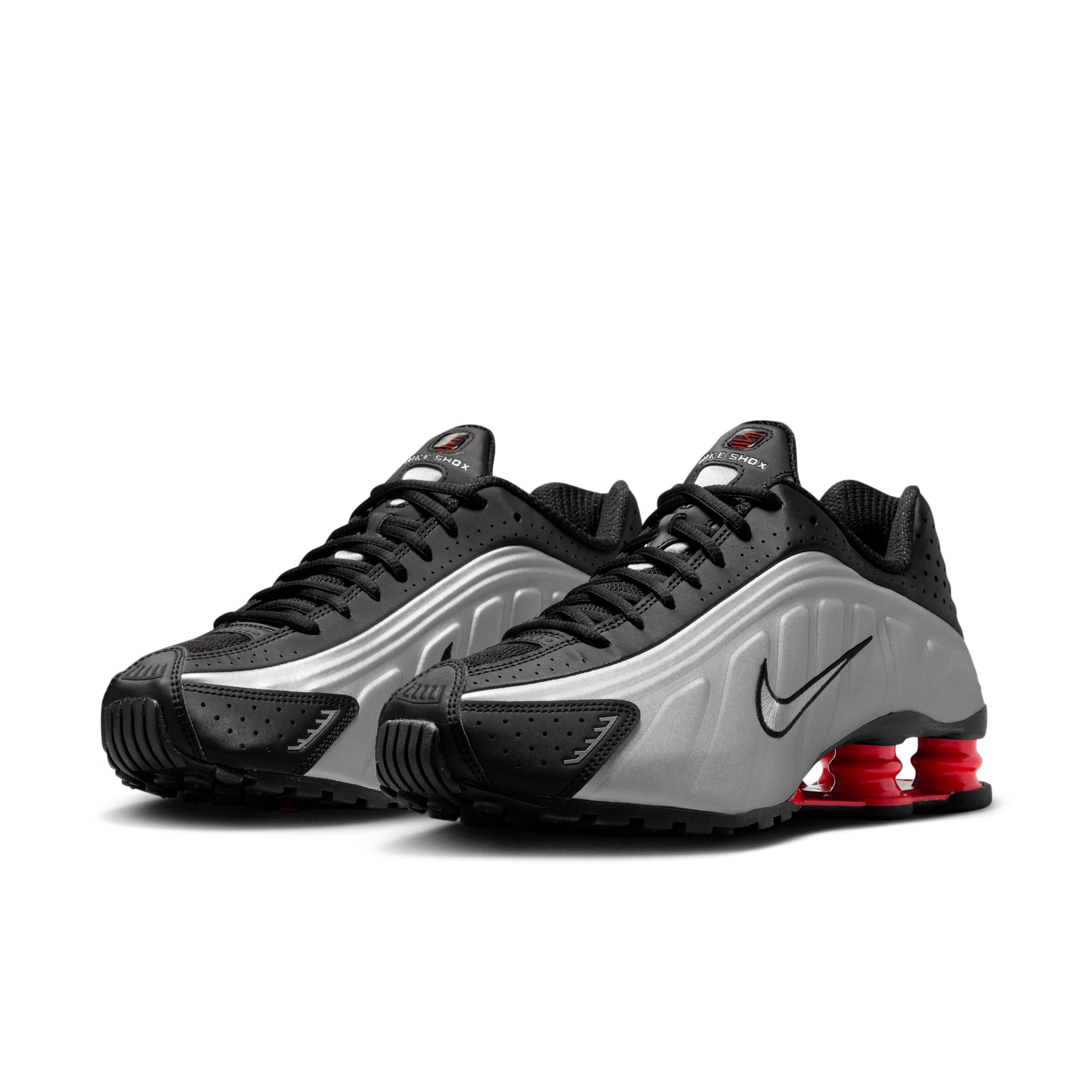 Nike Women's Shox R4 Shoes Product Image