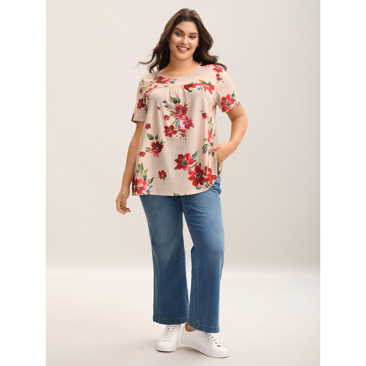Plus Size Dreamy Floral Print Flowy Pleated T-Shirt Multicolor Women Leisure Gathered Natural Flowers Round Neck Casual T-shirts BloomChic 28/5X Product Image