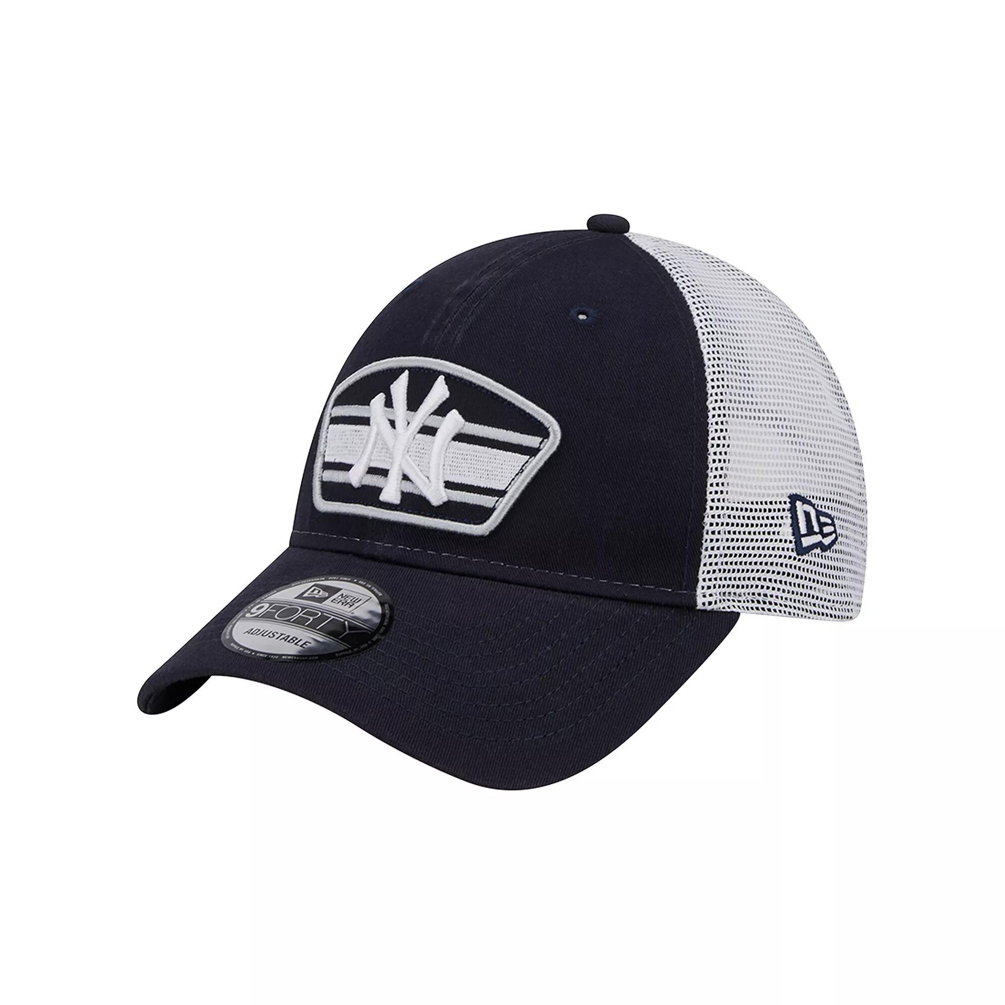 Men's New Era Navy/White New York Yankees Logo Patch 9FORTY Trucker Snapback Hat, Blue Product Image