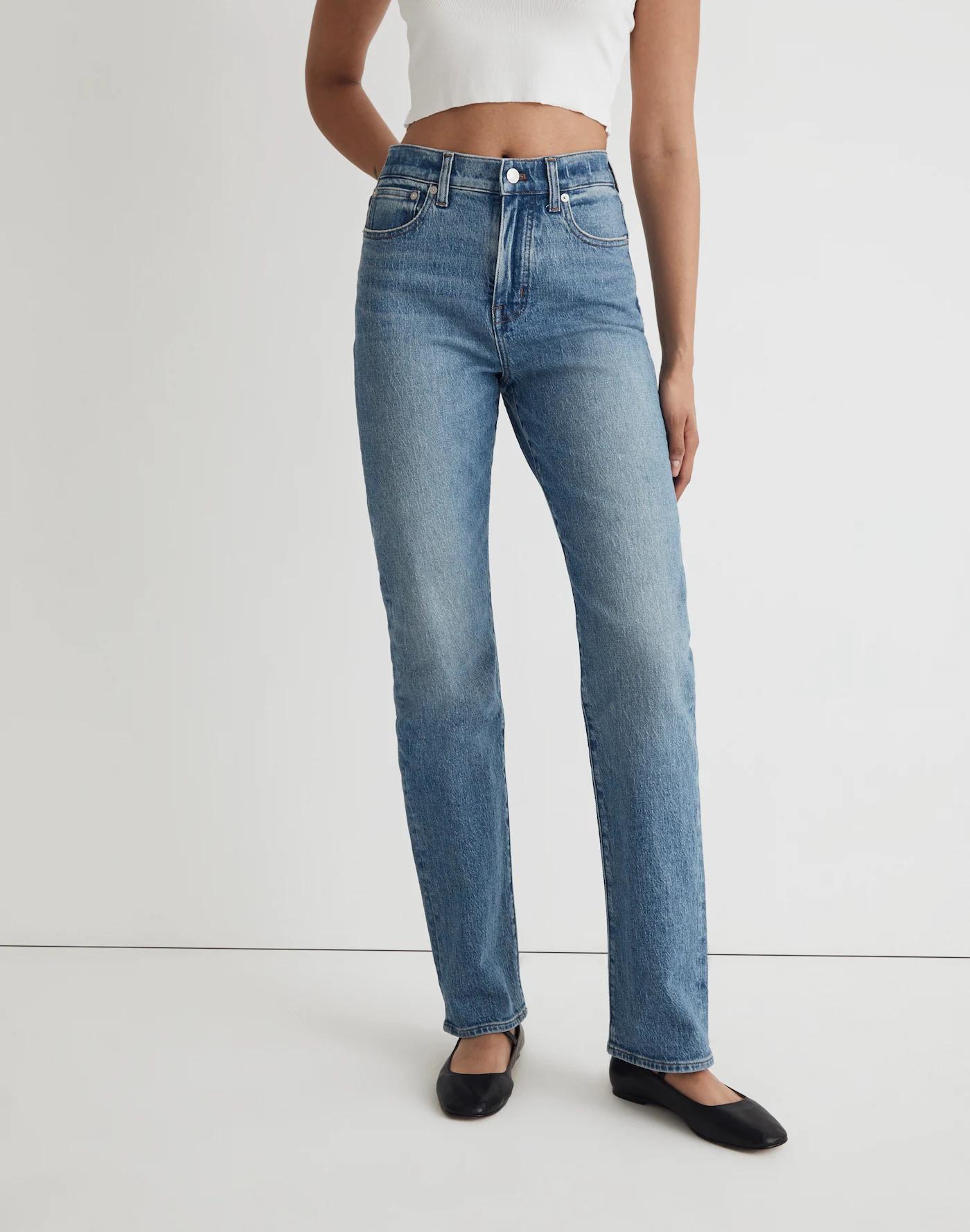The Petite '90s Straight Jean Product Image