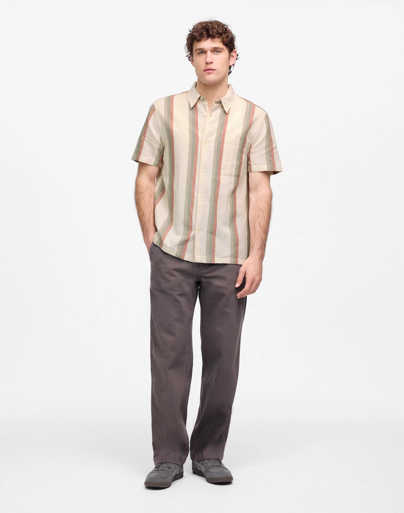 Button-Up Short-Sleeve Shirt in Cotton-Linen Blend Product Image