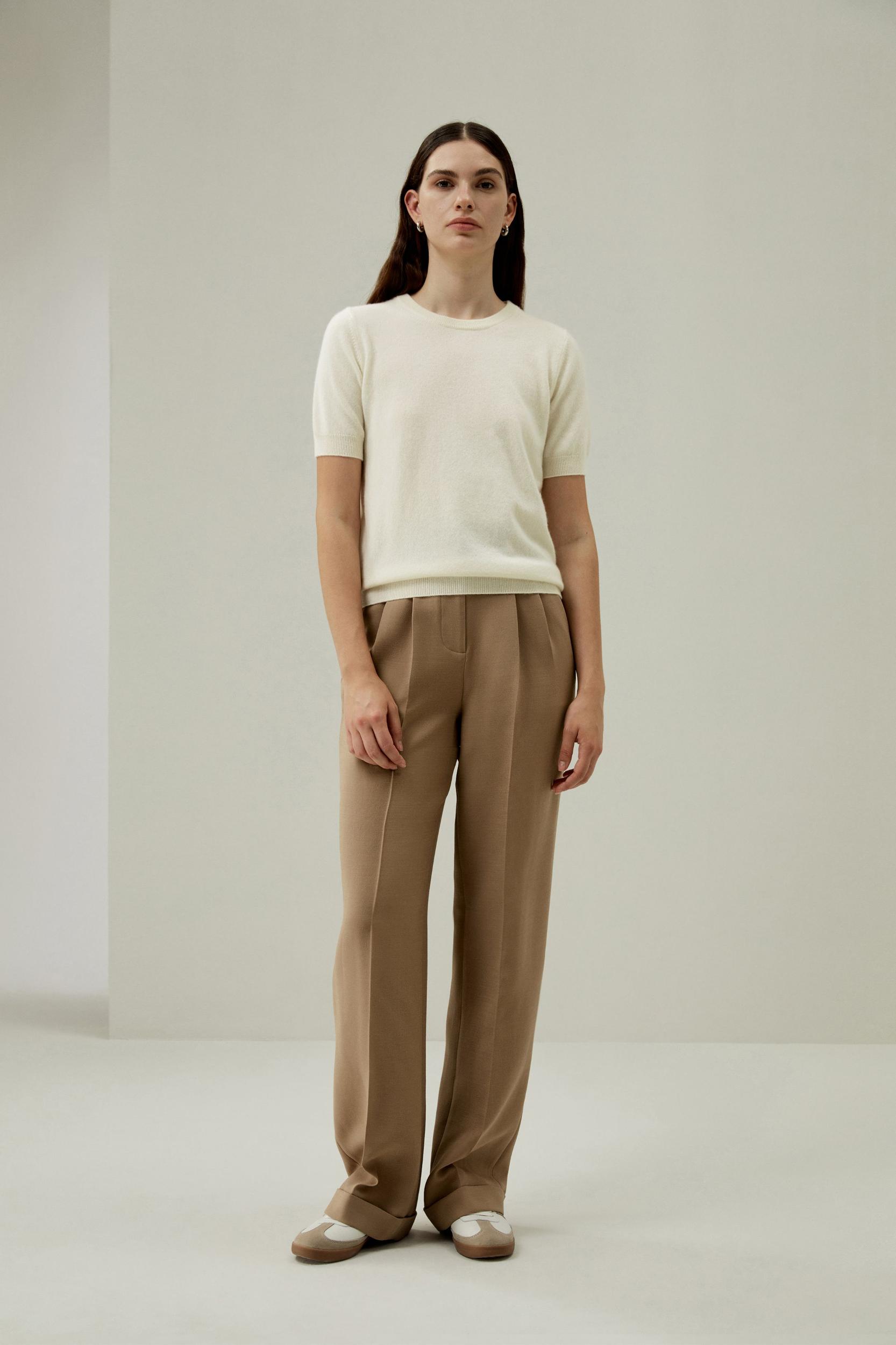 Crew Neck Basic Knit Top Product Image