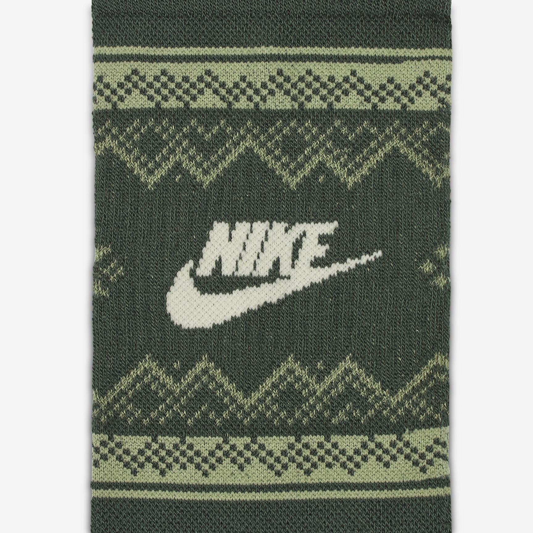 Nike Everyday Essentials Fair Isle Crew Socks (1 Pair) Product Image