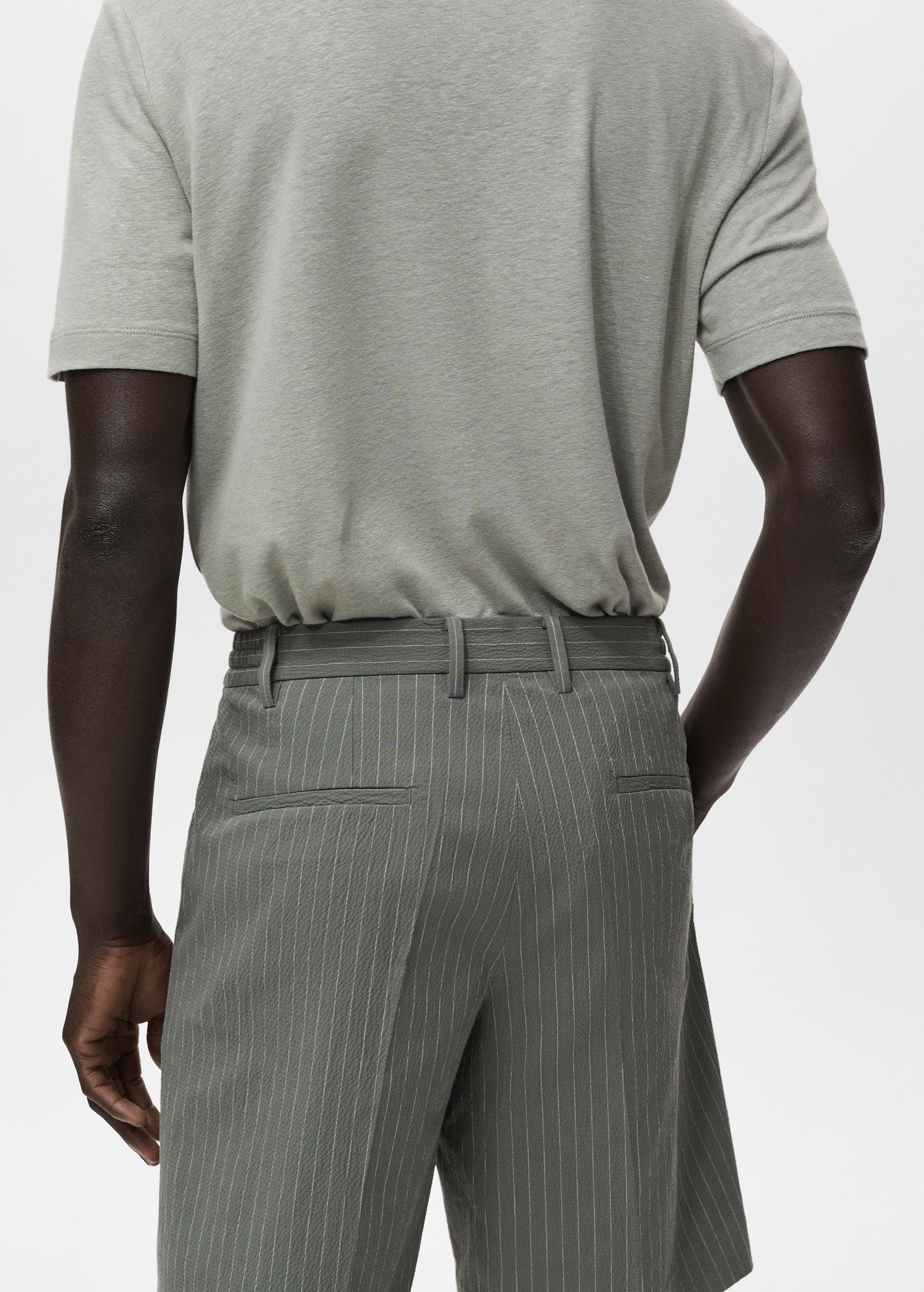 Slim-fit chino cotton bermuda shorts - Men | MANGO USA Product Image