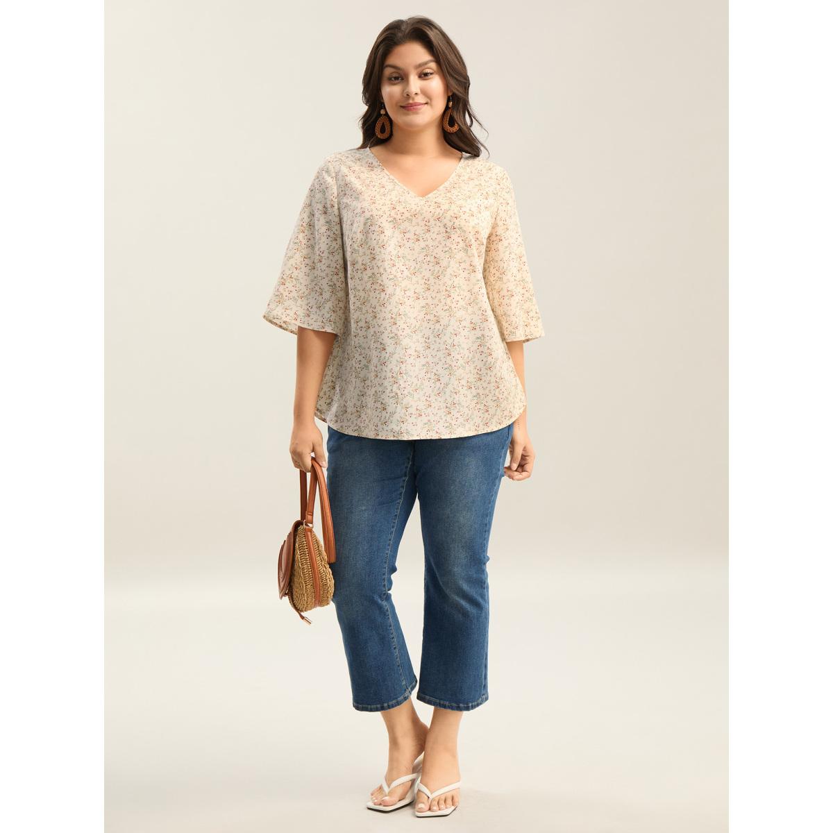 Plus Size Apricot Floral Print Curvy Hem V-Neck Shirt Women Resort Elbow-length sleeve V-neck Vacation Blouses BloomChic 30/6X Product Image
