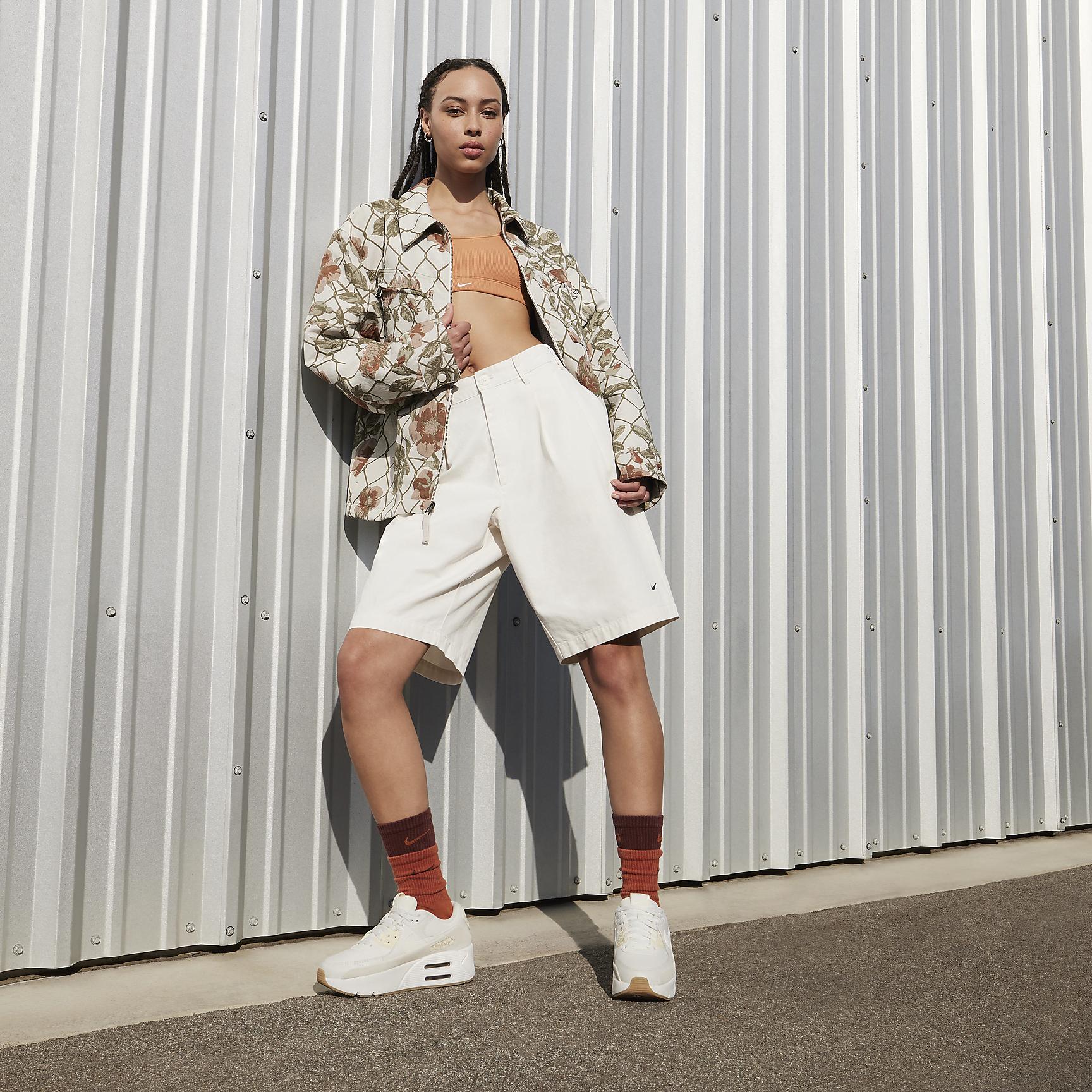 Nike Air Max 90 LV8 Women's Shoes Product Image