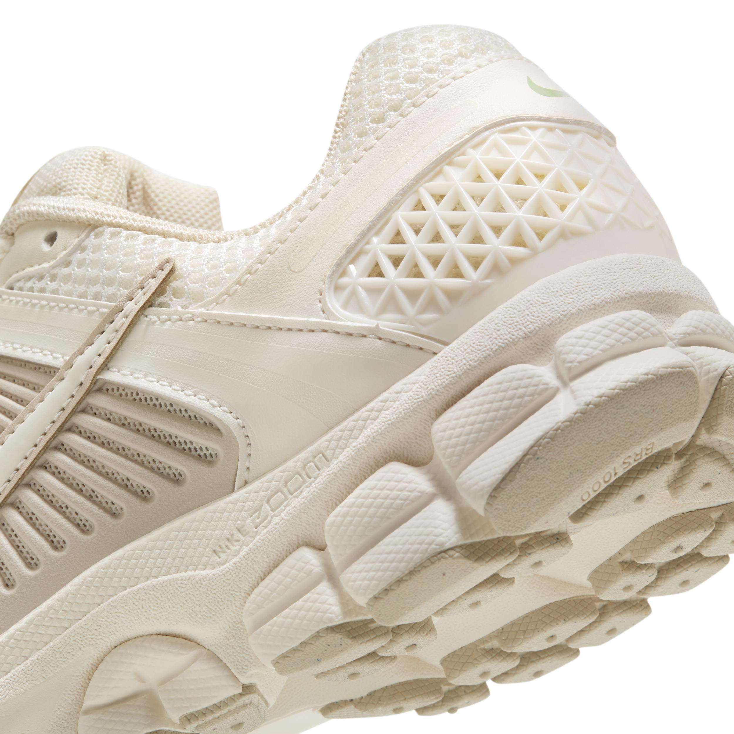 Nike Women's Zoom Vomero 5 Shoes Product Image