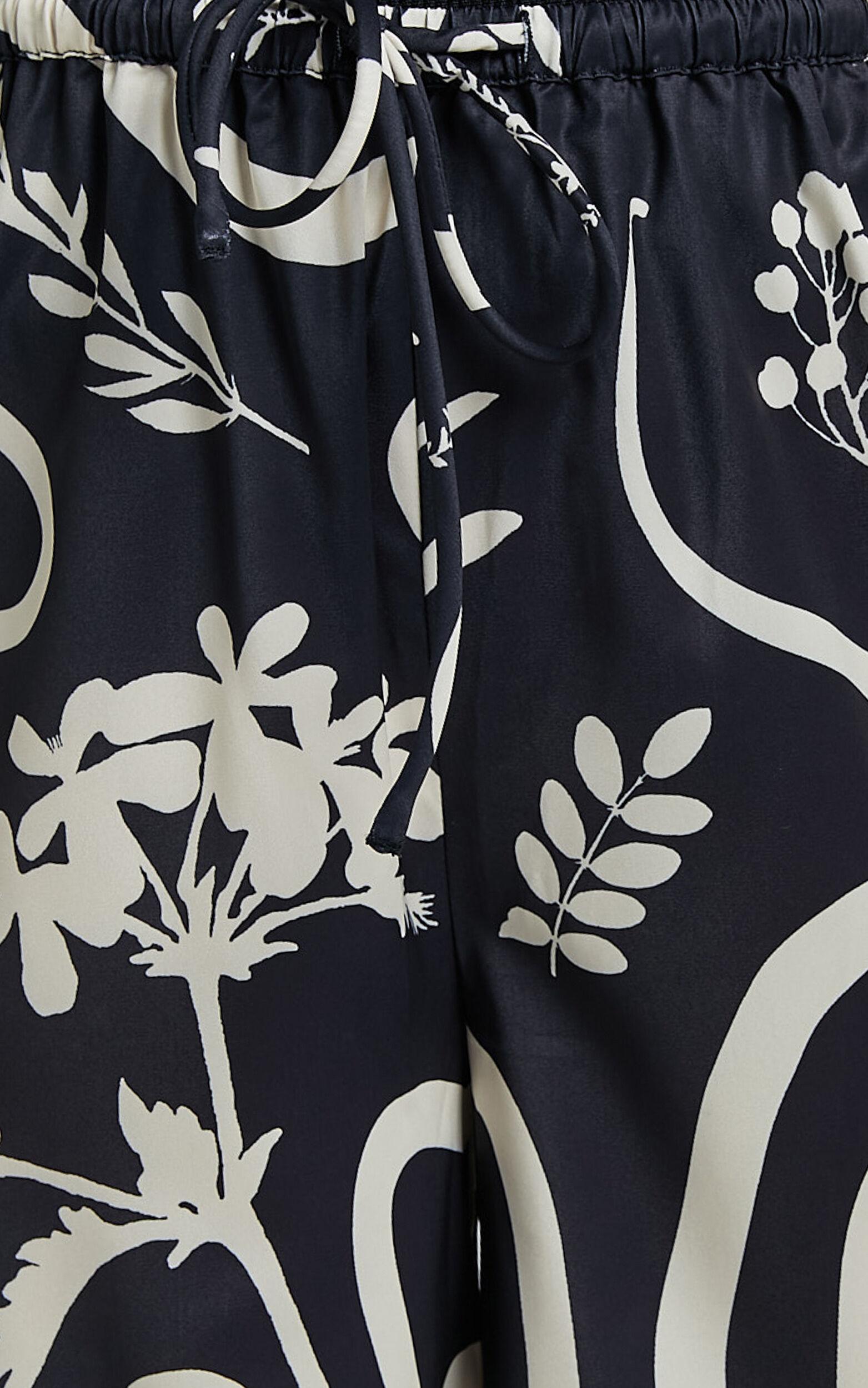 Runaway The Label - Leo Pant in Black/Sand Product Image