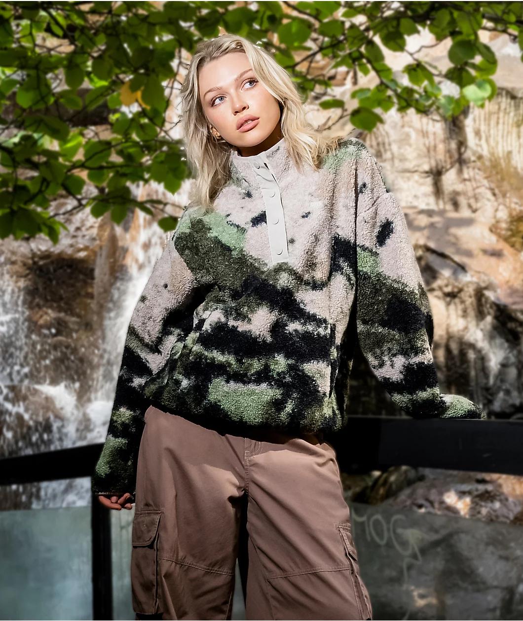 Dravus Glacier Landscape Sherpa Jacket Product Image