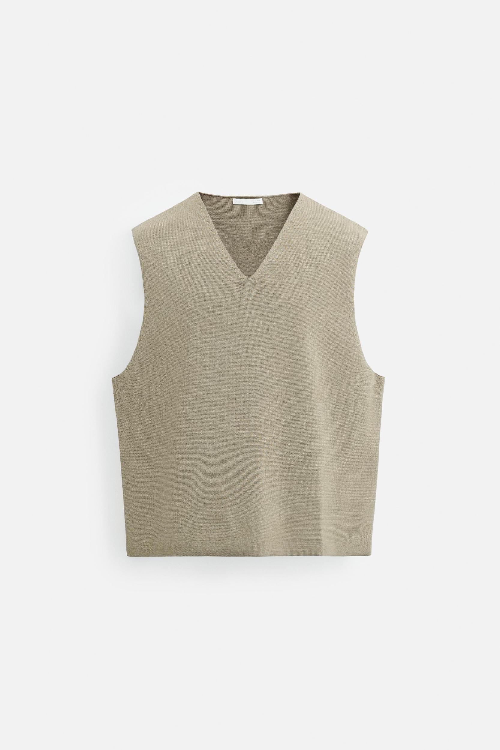 RELAXED FIT KNIT VEST Product Image