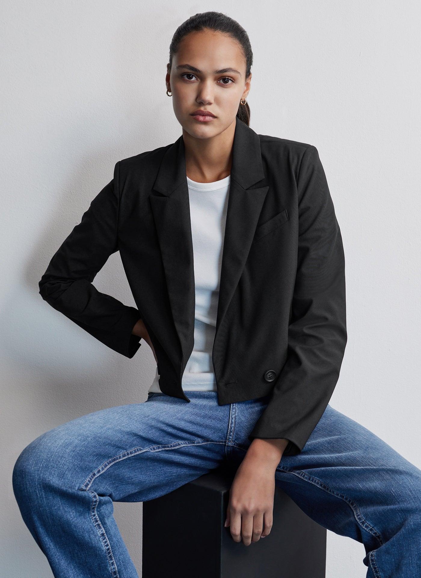 ACTIVE CROPPED BLAZER Product Image