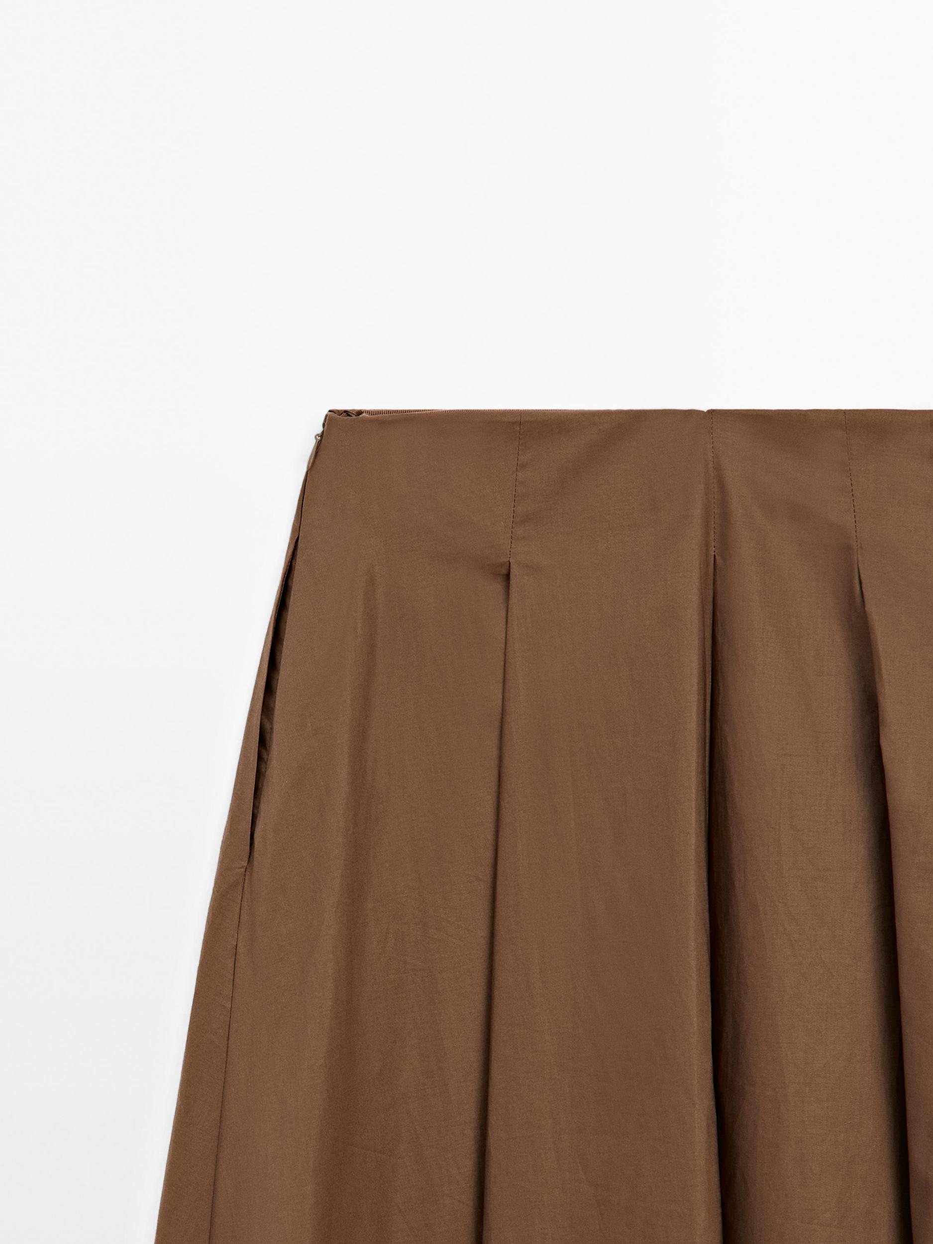 Long box pleat skirt Product Image