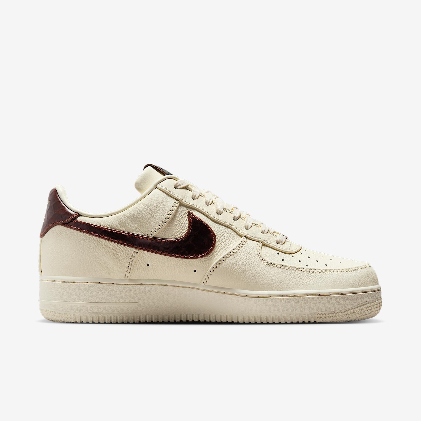 Nike Mens Air Force 1 07 Shoes | IB8865-221 Product Image