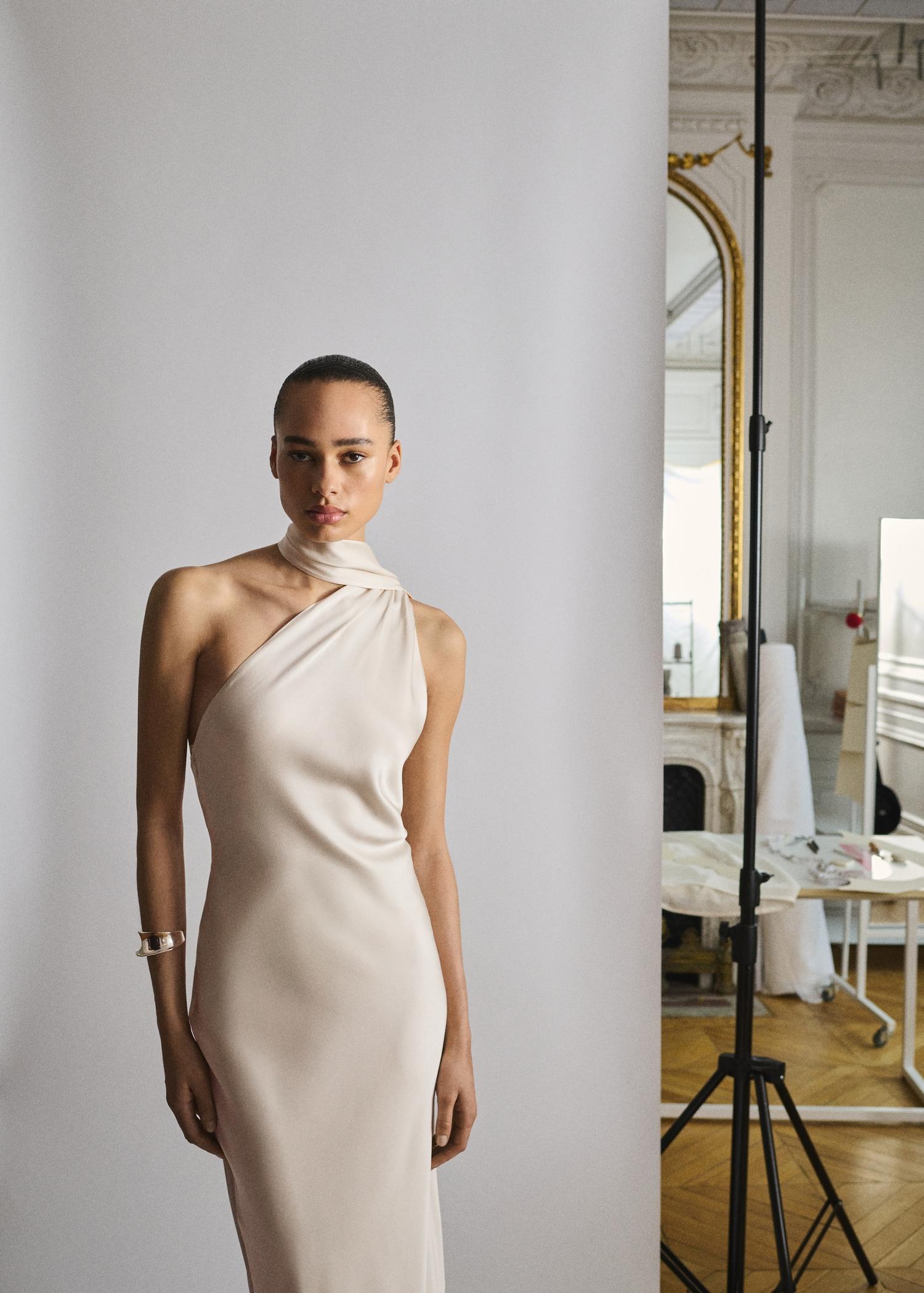 Asymmetrical bow-neck dress - Women | MANGO USA Product Image