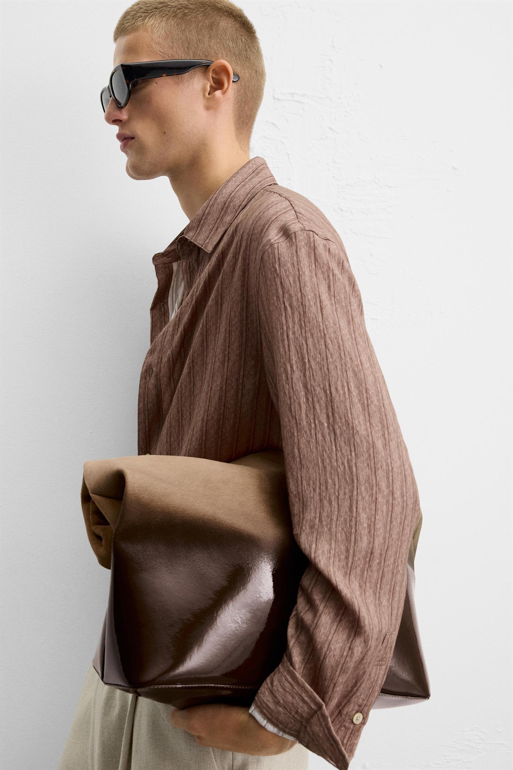 LACQUERED LEATHER SHOPPER BAG Product Image