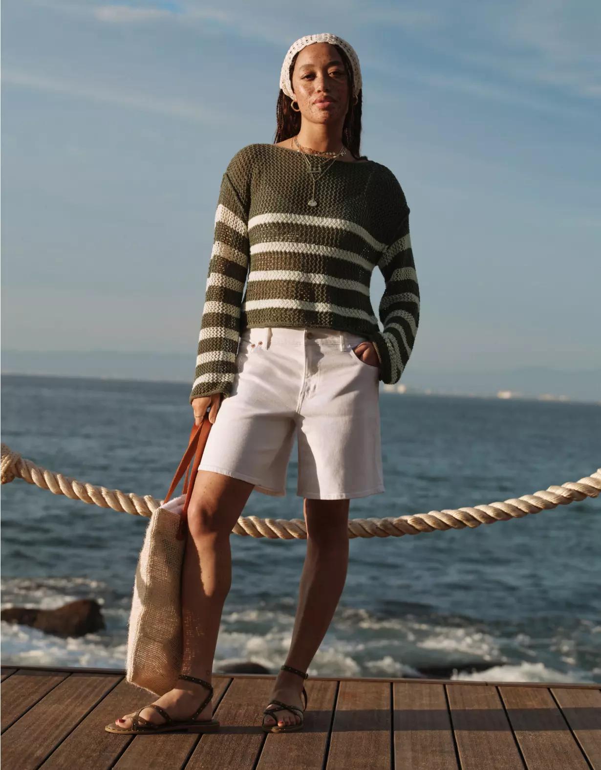 AE 8" Dreamy Drape Stretch Low-Rise Baggy Jort Product Image