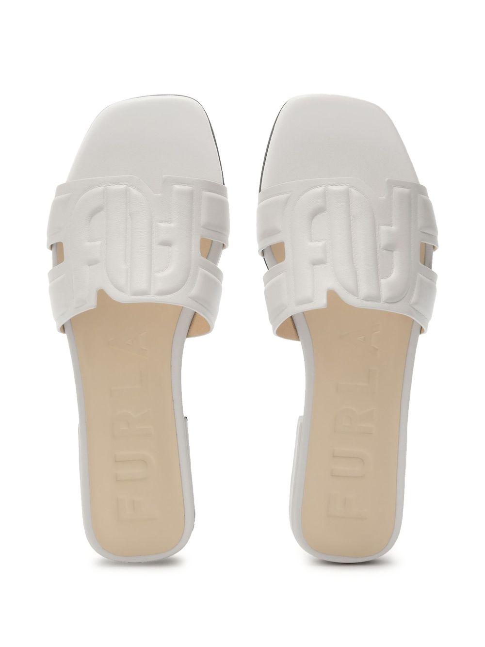 embossed logo sandals  Product Image