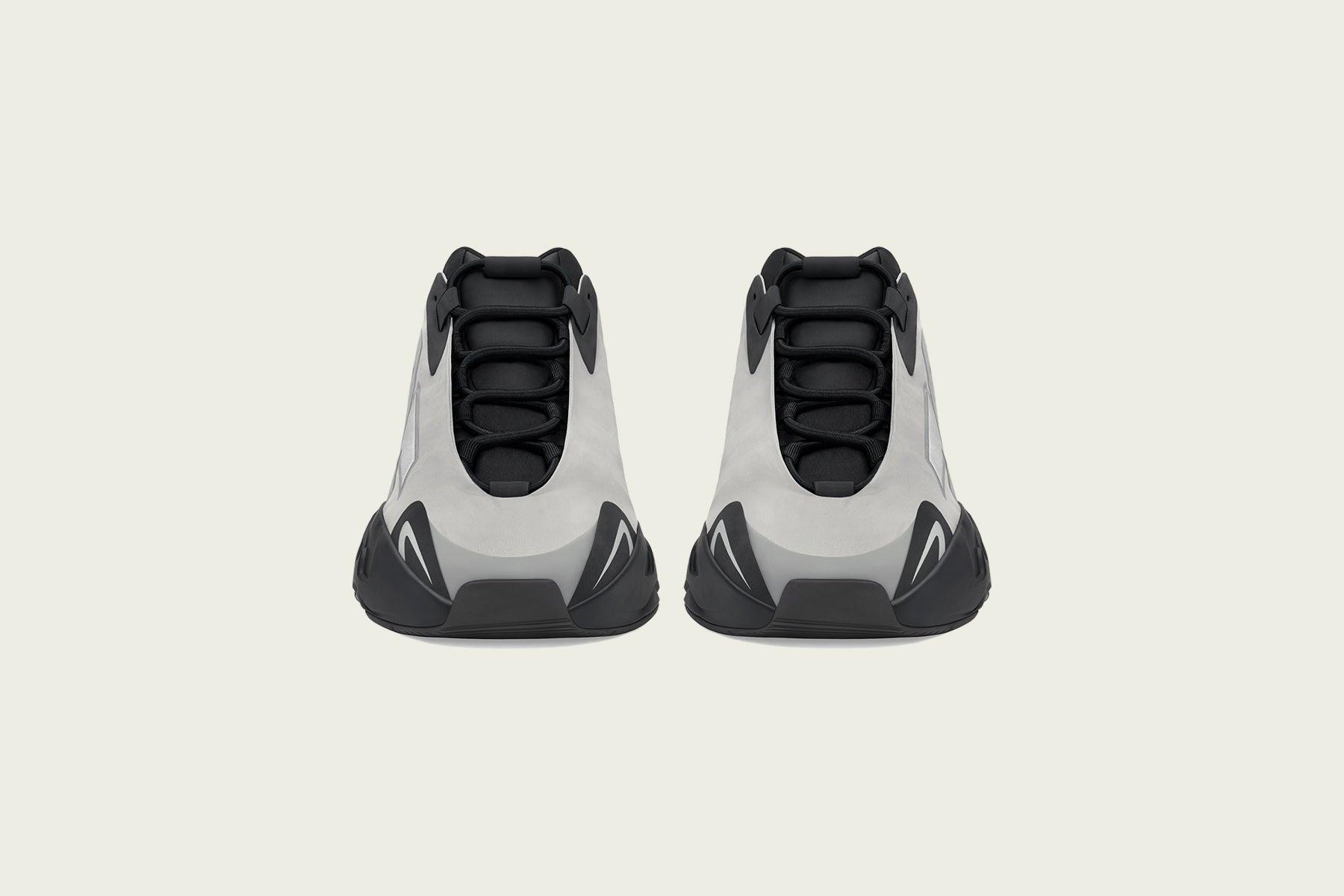 Yeezy 700 MNVN - Resin Male Product Image