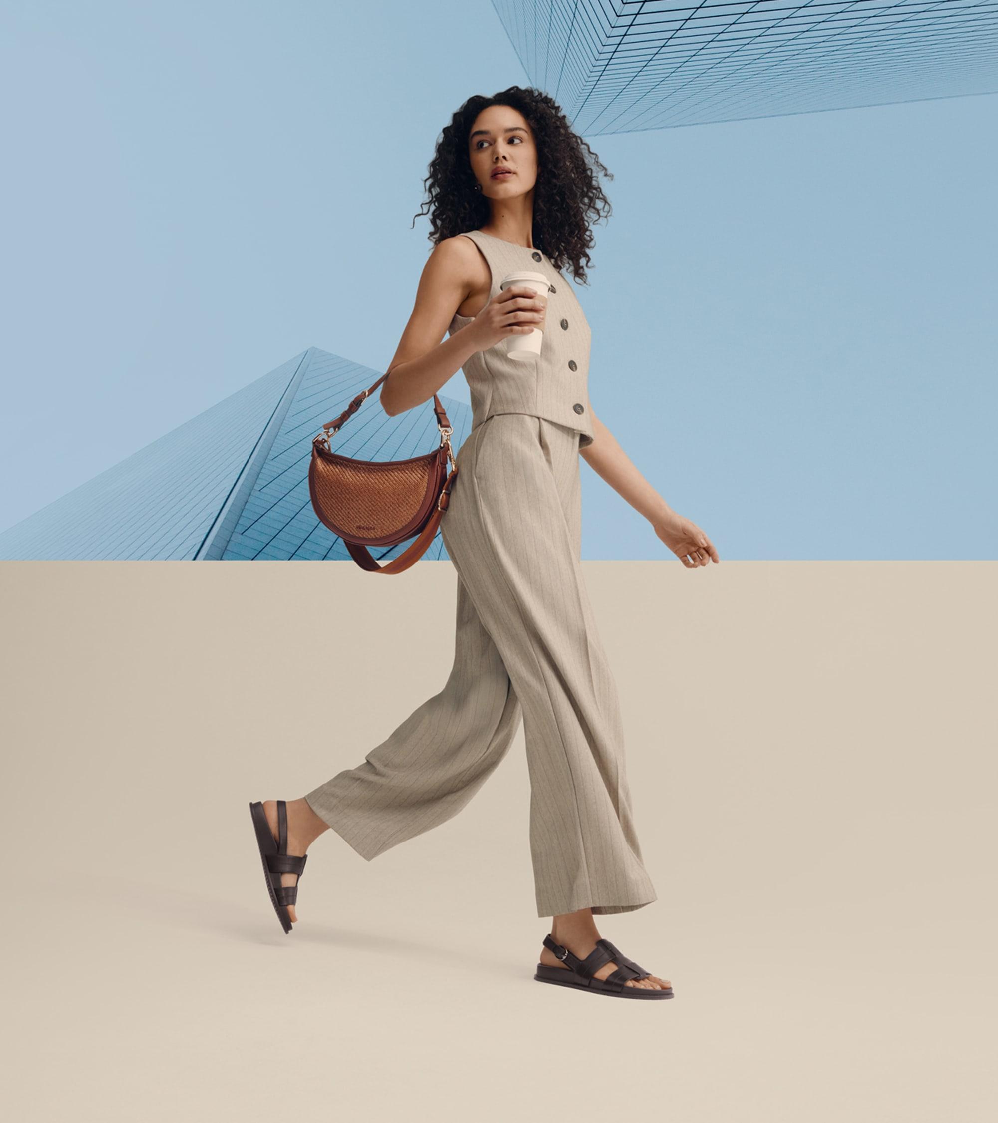 Women's Lidia Leather Bucket Bag Product Image