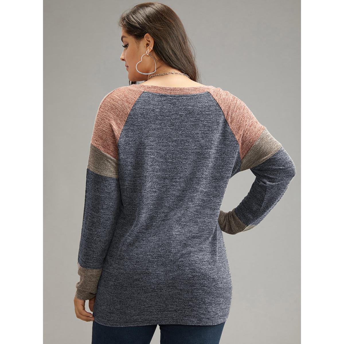 Plus Size Contrast Pocket Raglan Sleeve T-shirt Indigo Women Casual Contrast Plain Dailywear T-shirts BloomChic 18-20/2X Product Image