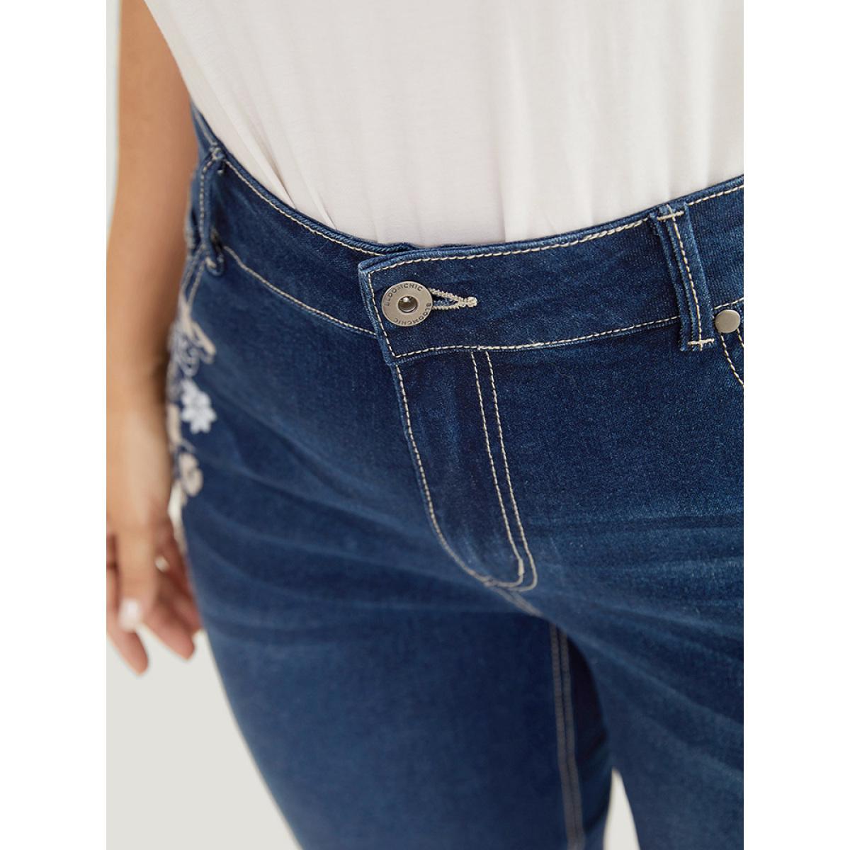 Plus Size Very Stretchy High Rise Dark Wash Floral Embroidered Denim Shorts Women DarkBlue High stretch Everyday Slanted pocket Casual Denim Shorts BloomChic 26/4X Product Image
