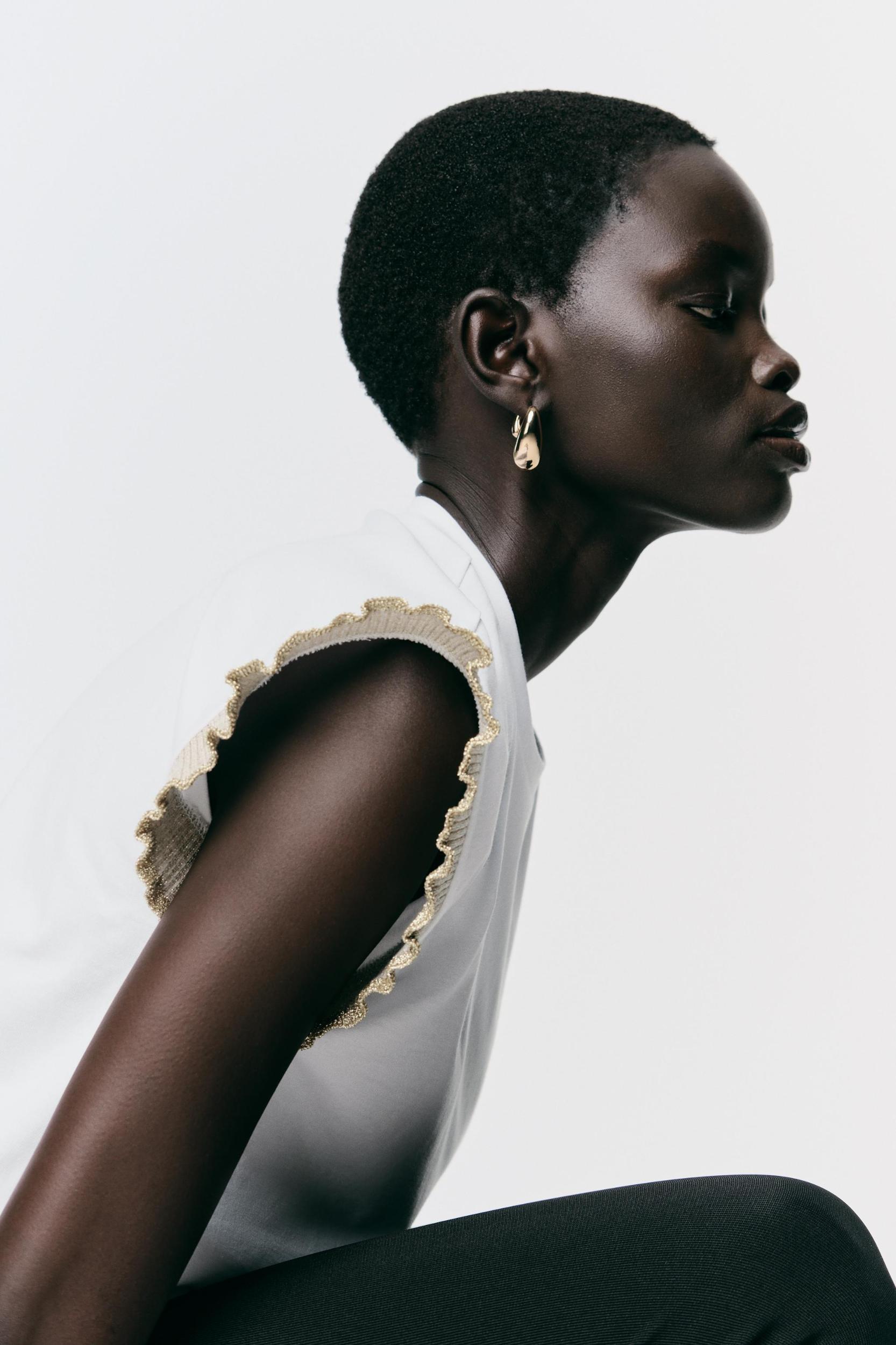 METALLIC THREAD RUFFLE T-SHIRT Product Image