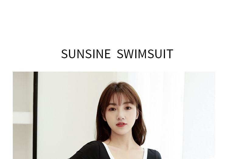 Short Sleeve Scoop Neck Contrast Trim Swimdress Product Image