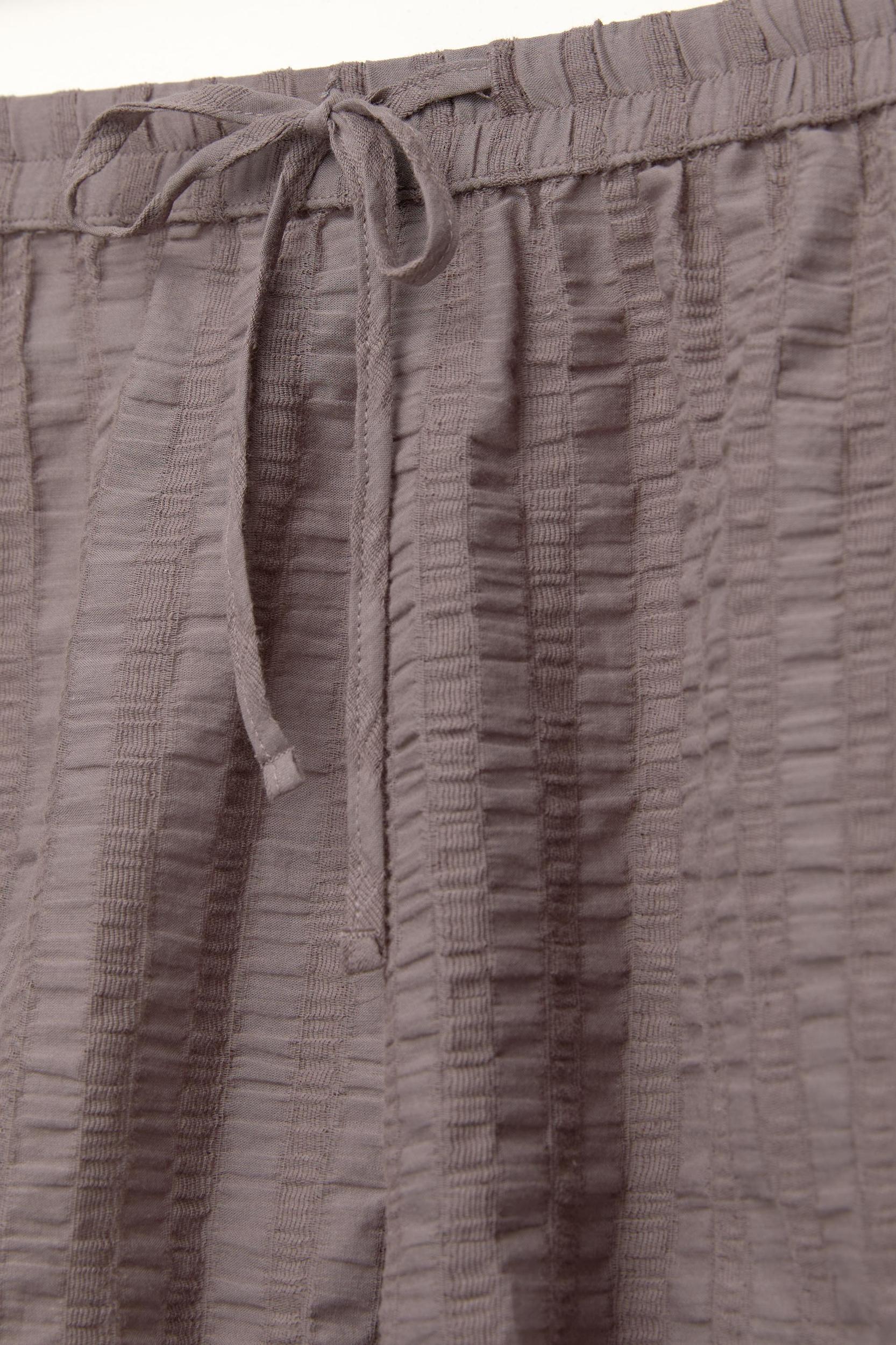 Striped textured shorts Product Image