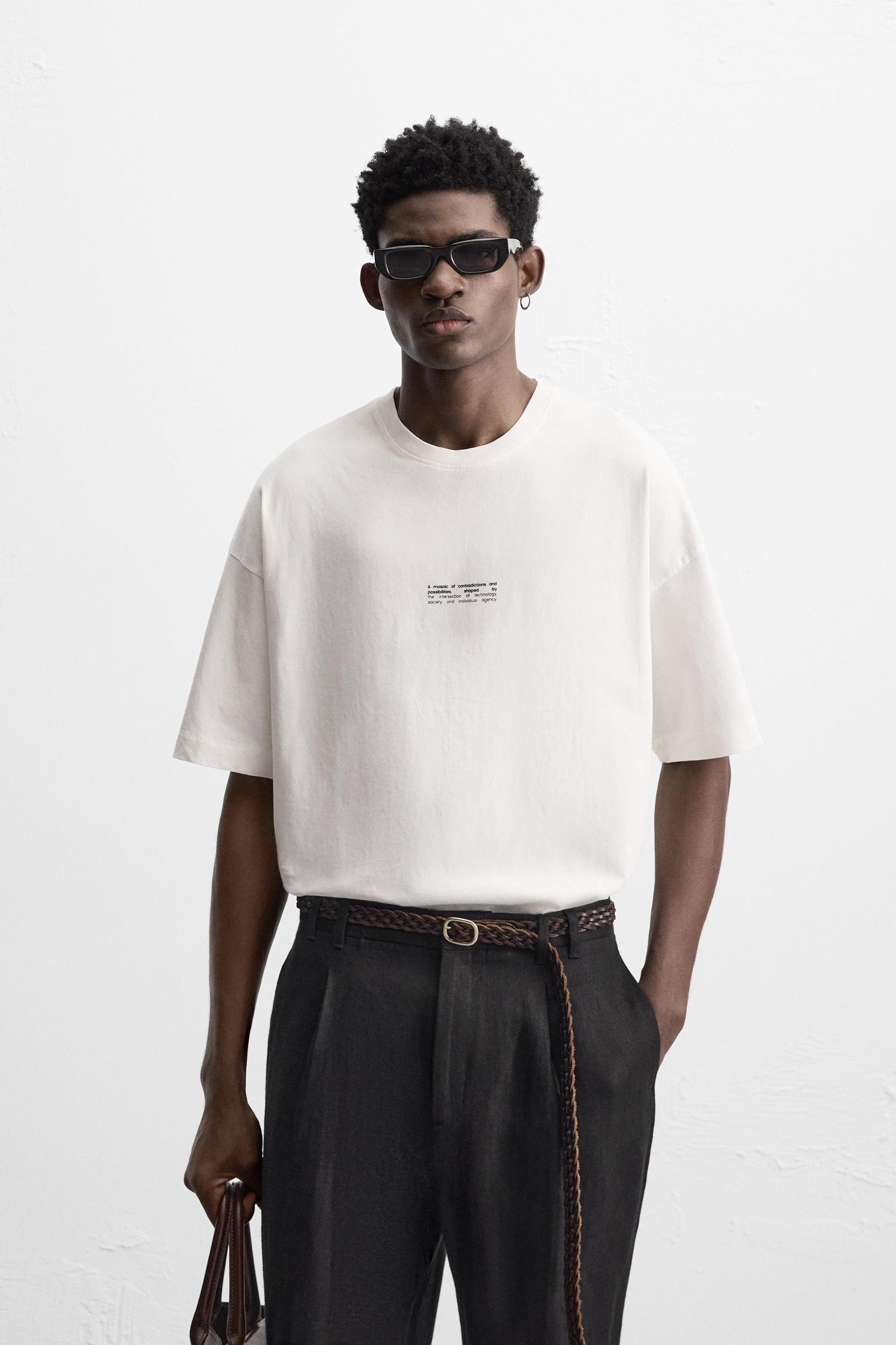 GRAPHIC PRINT T-SHIRT Product Image