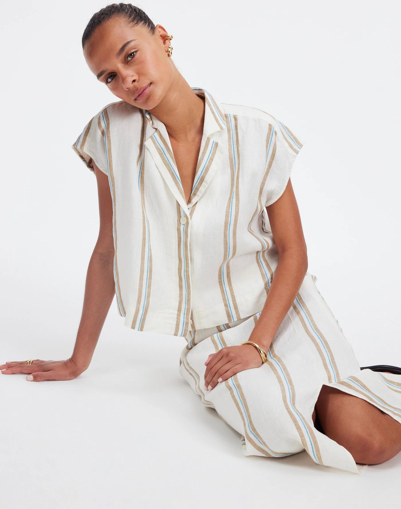 Boxy Cap-Sleeve Shirt in 100% Linen Product Image