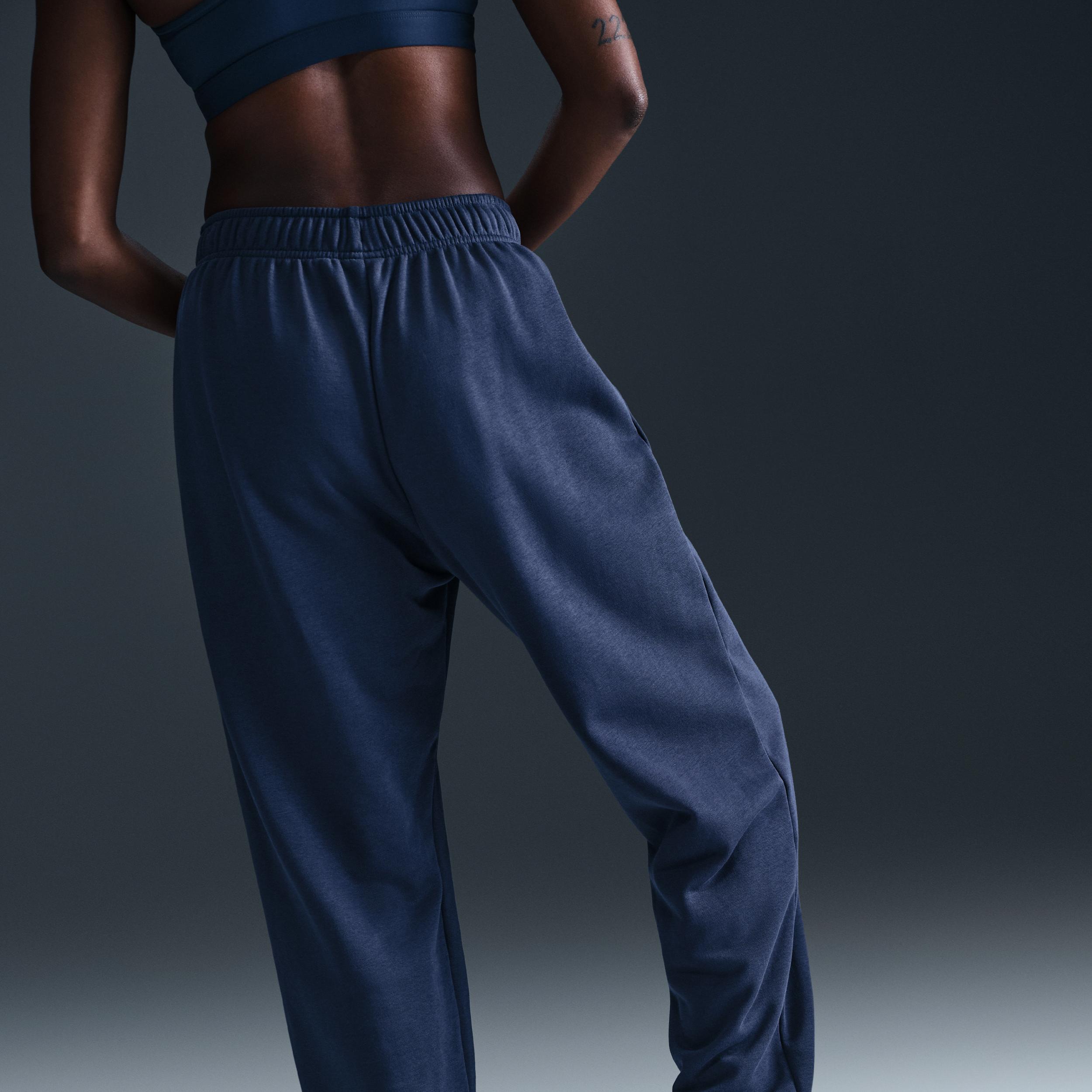 Womens Nike Sportswear Club Fleece Mid-Rise Oversized Sweatpants | DQ5800-010 Product Image