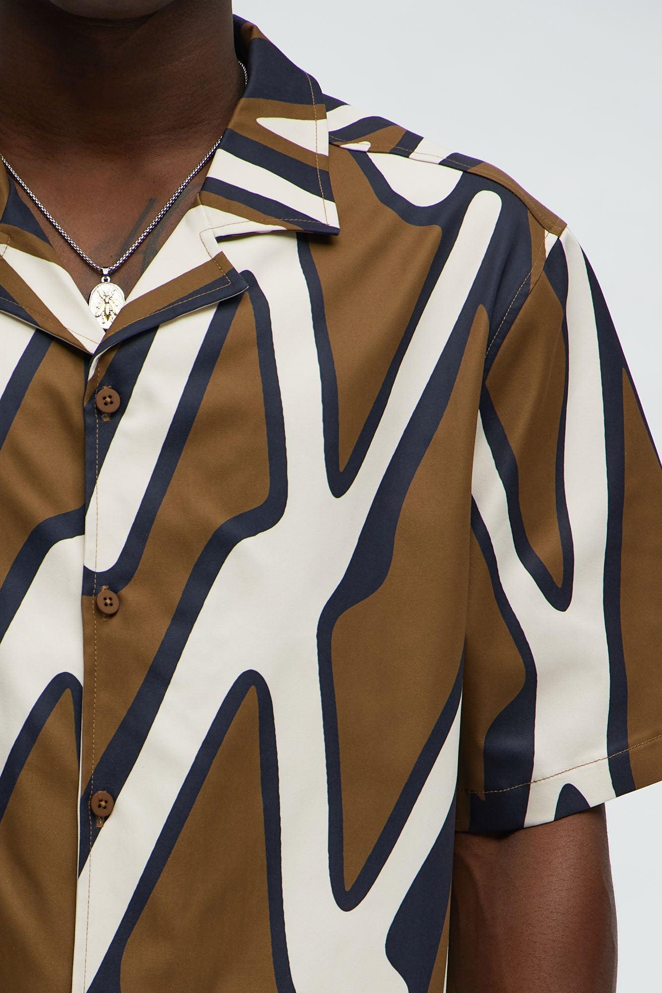 Cropped Chaos Current Printed Cuban Collar Short Sleeve Shirt - Brown Combo Male Product Image