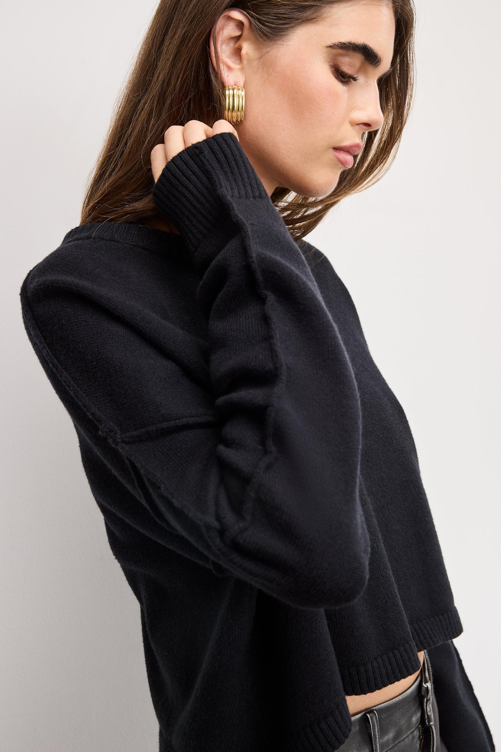 COZY KNIT CREW NECK | BLACK001 Product Image