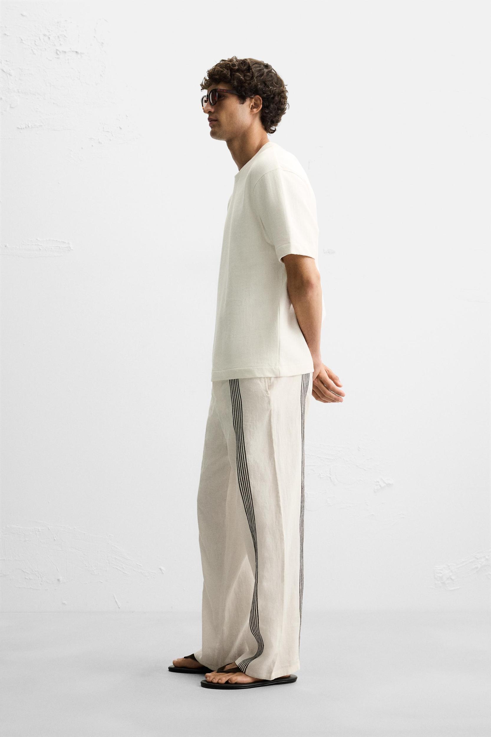 REGULAR FIT TEXTURED SWEATSHIRT Product Image