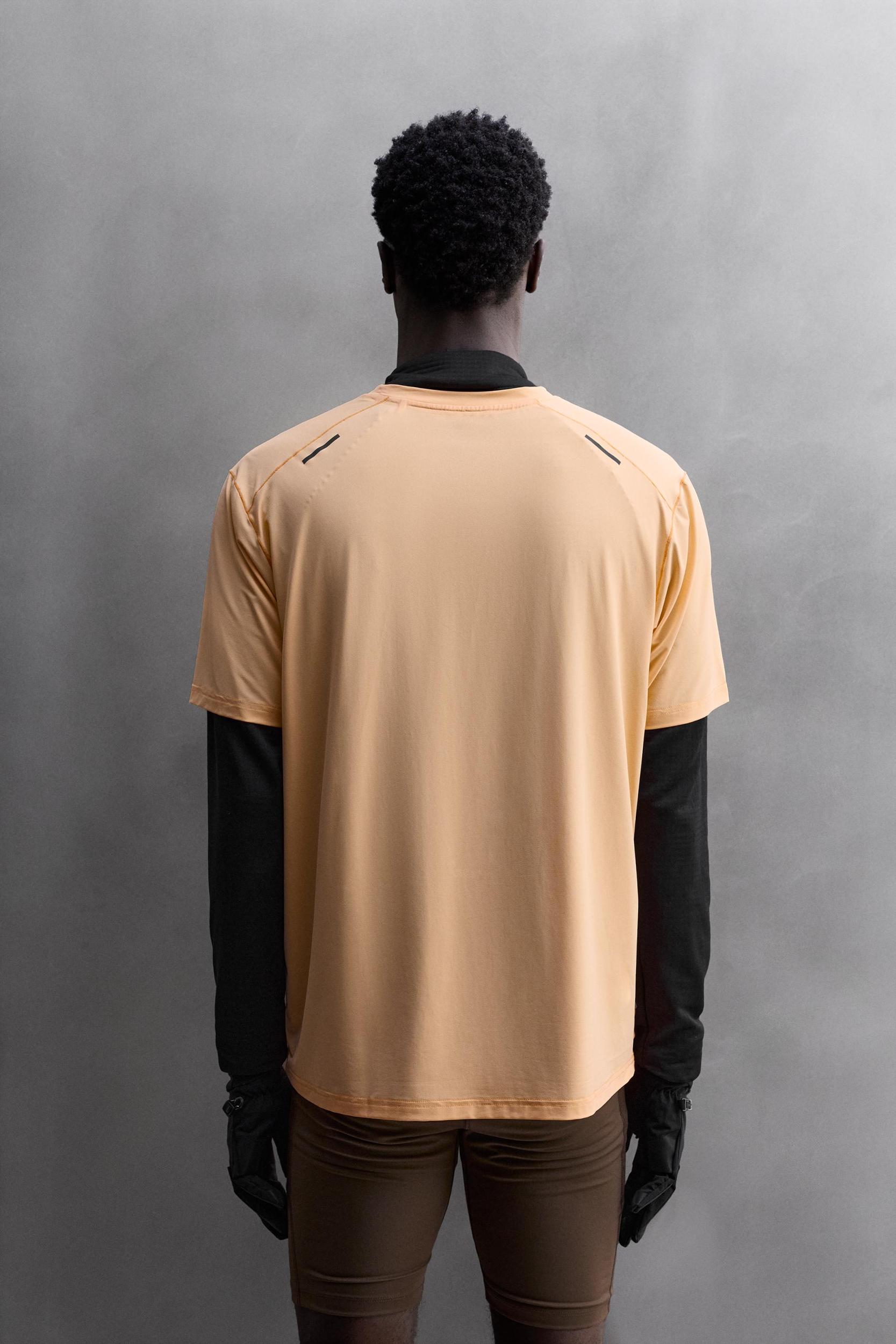 SHORT SLEEVE RUNNING T-SHIRT Product Image