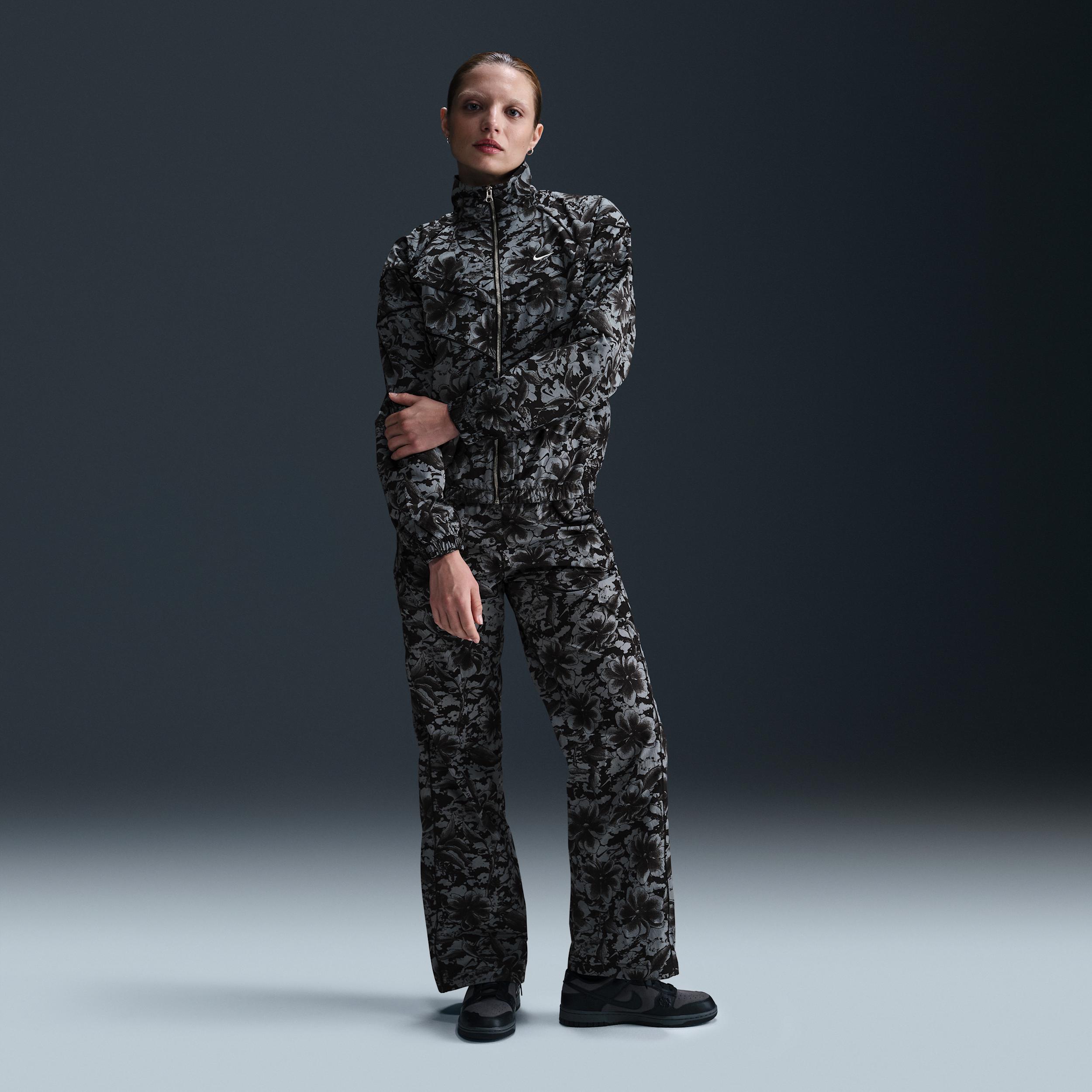 Womens Nike Sportswear Windrunner Loose UV Protection Woven Full-Zip Printed Jacket | HM7285-010 Product Image