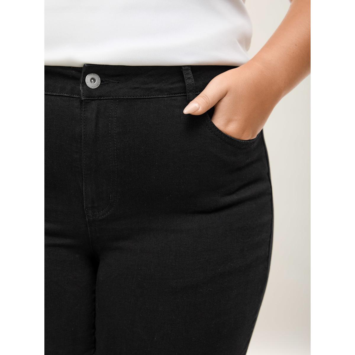 Plus Size Classic Straight-Leg High-Rise Jeans Women Denimblack Medium stretch Slanted pocket Jeans BloomChic 12/L Product Image