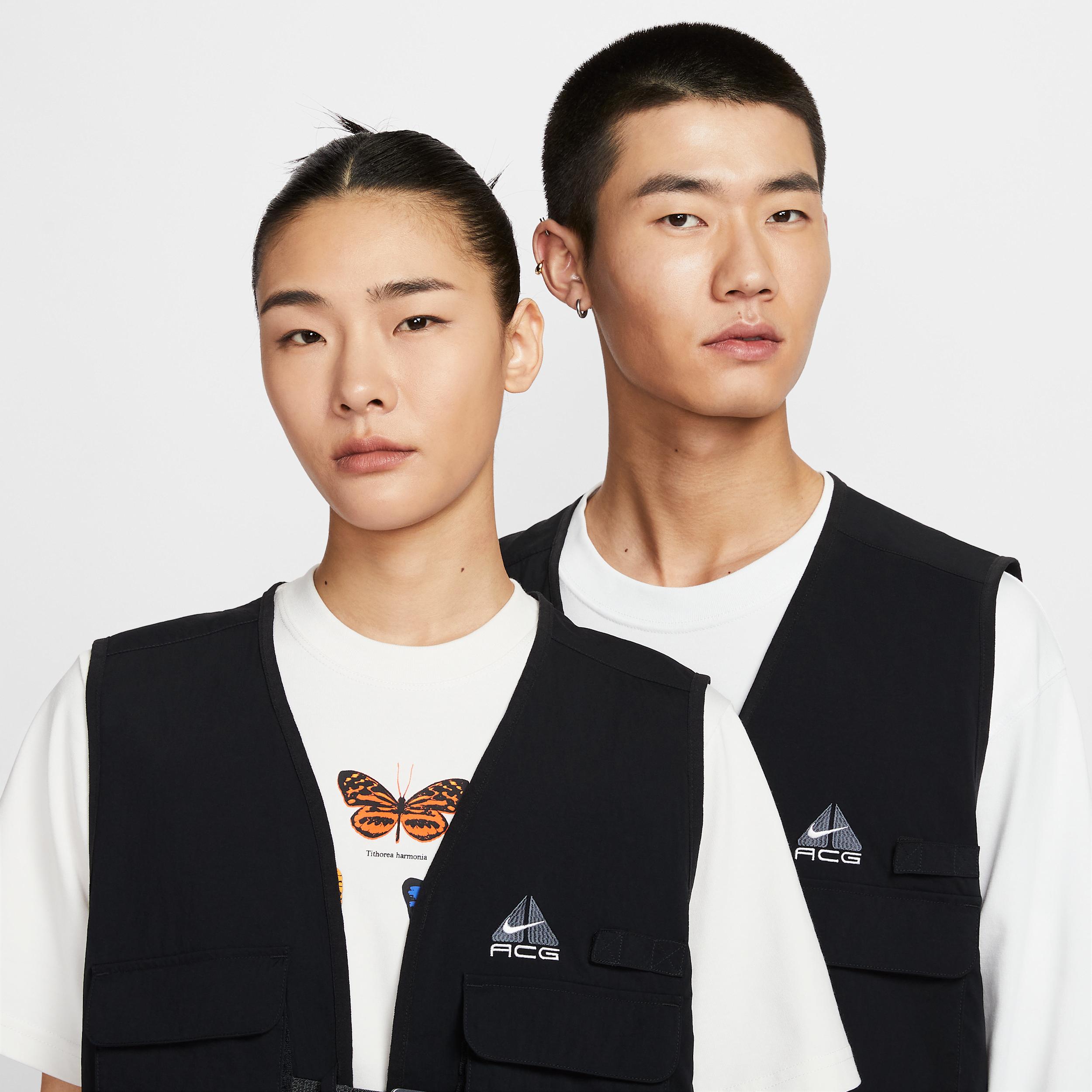 Men's Nike ACG Iguana" Vest in Black Product Image