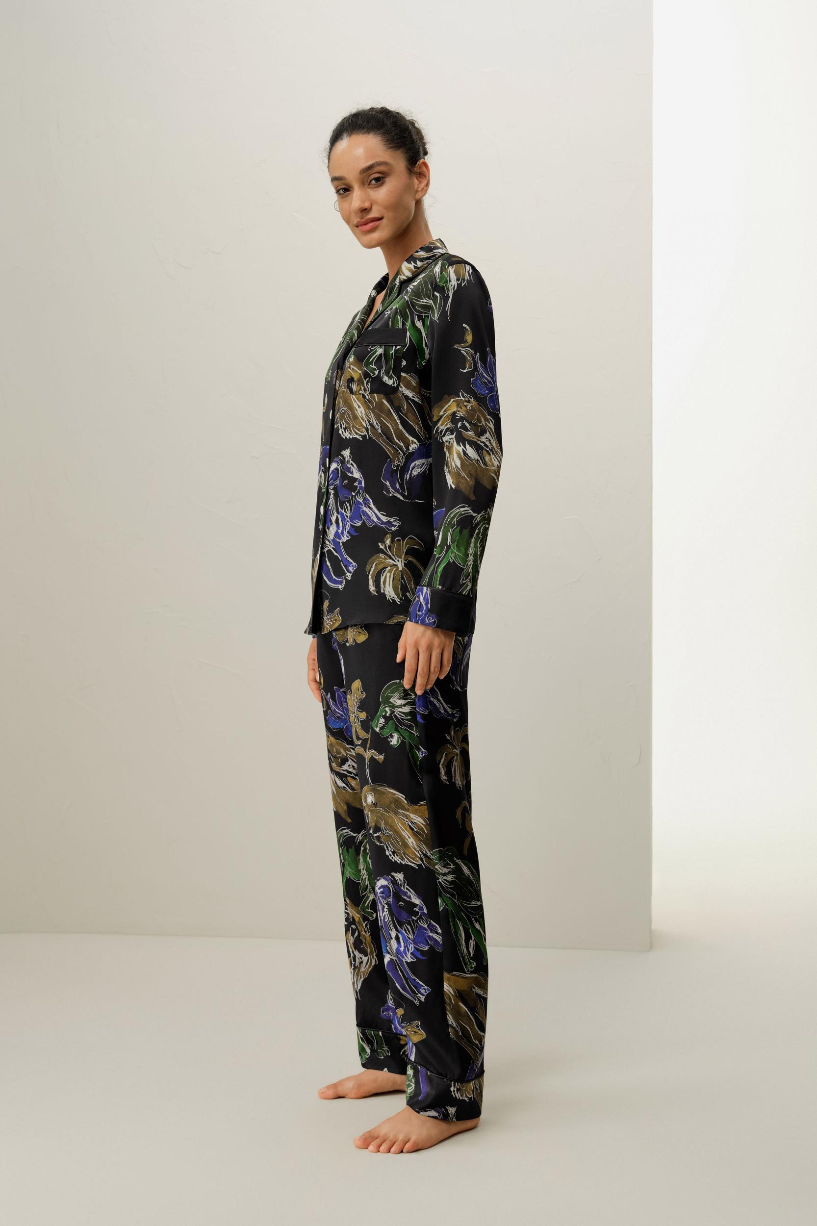 Leo Zodiac Classic Silk Pajama Set Product Image