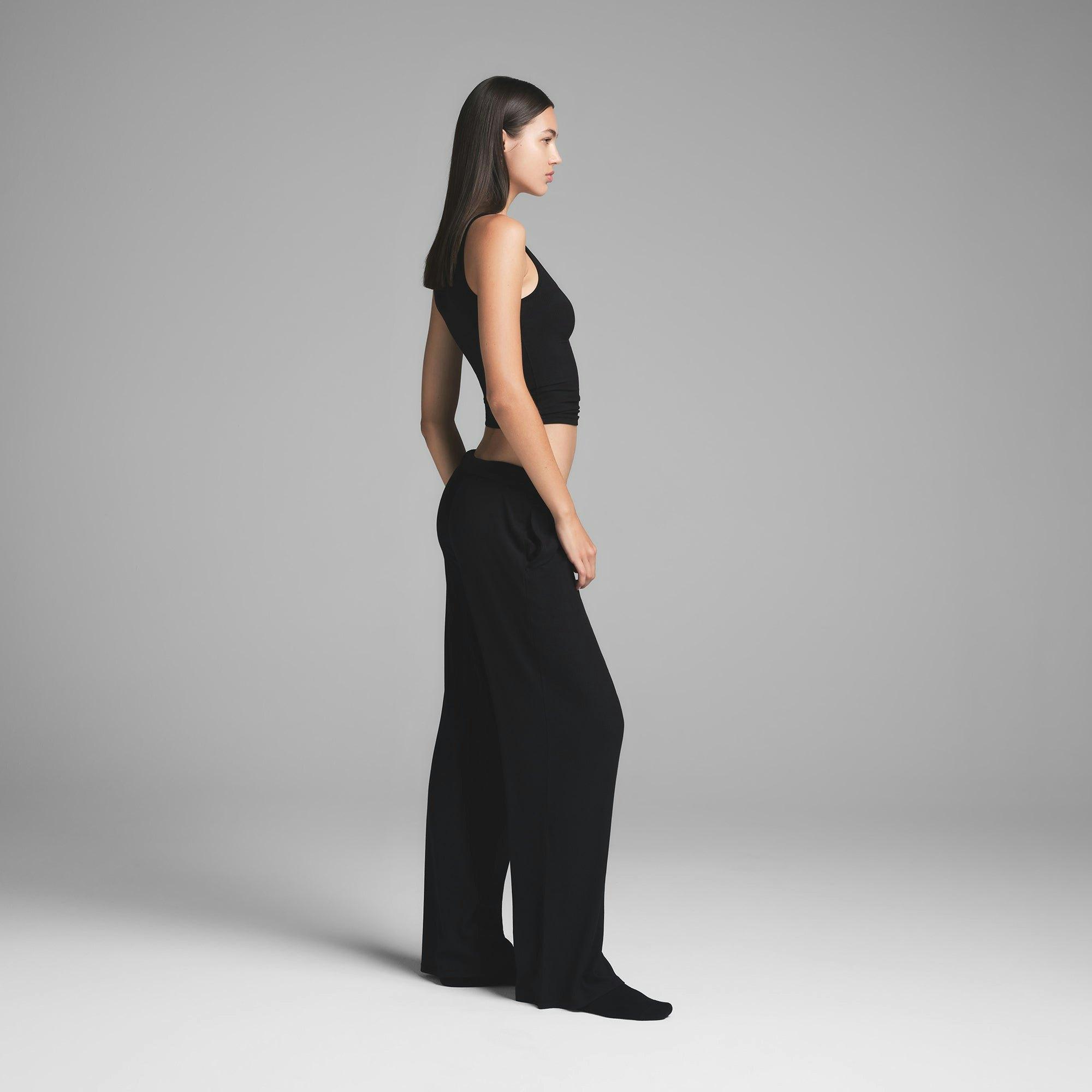 SOFT LOUNGE LOOSE PANT | ONYX Product Image