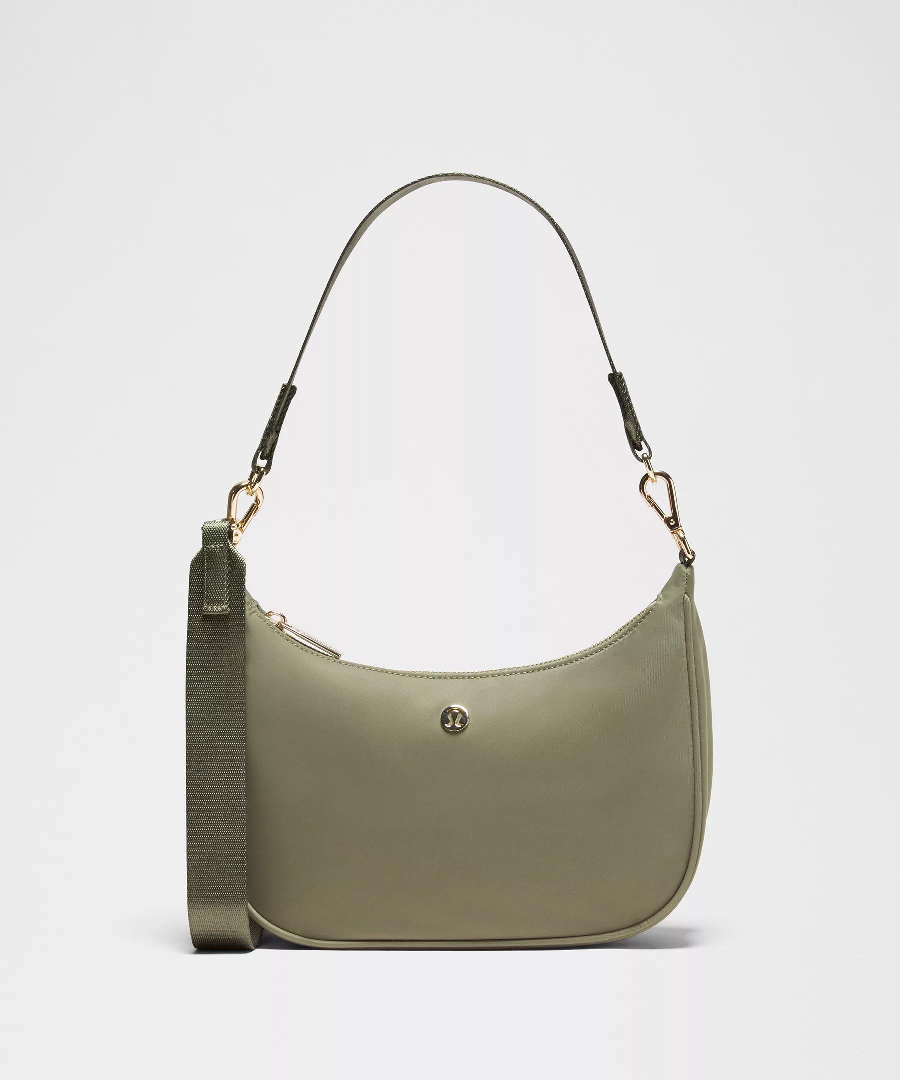 City Essentials Small Shoulder Bag 3L Product Image