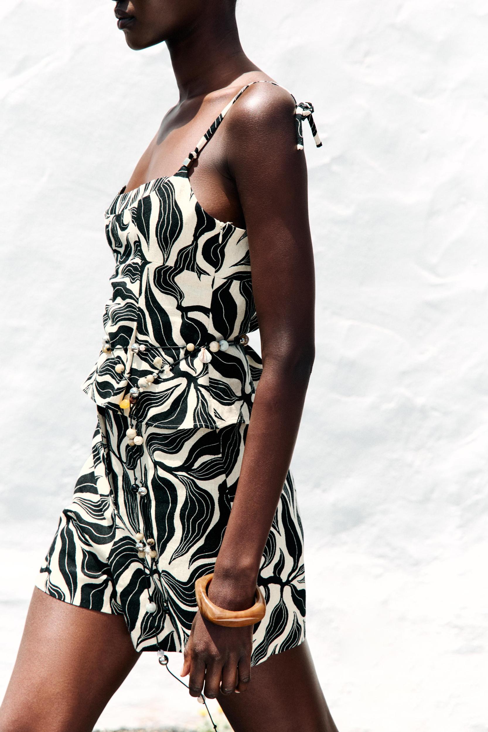 HIGH-WAISTED PRINTED LINEN SHORTS Product Image