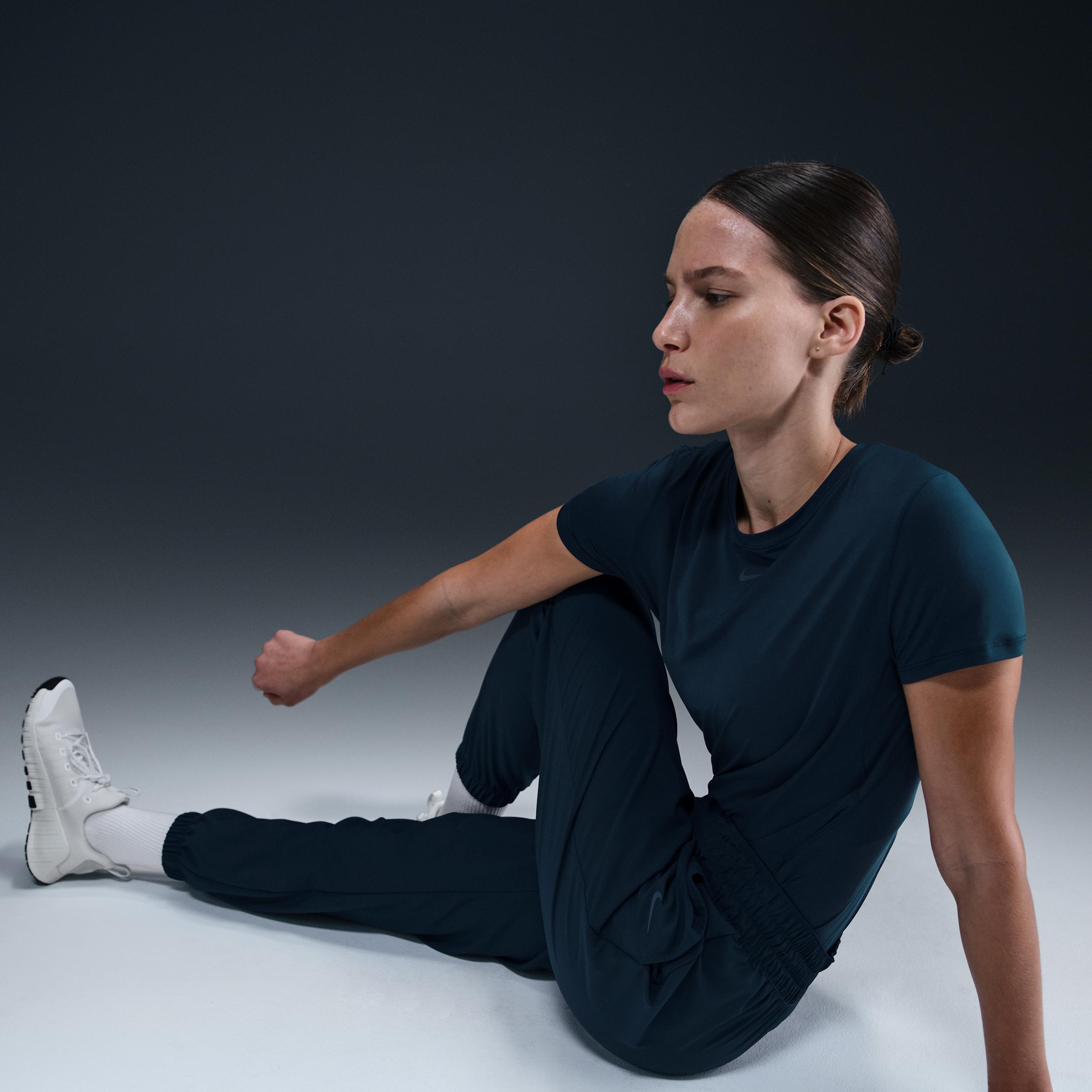 Nike One Women's Dri-FIT High-Waisted 7/8 Joggers Product Image