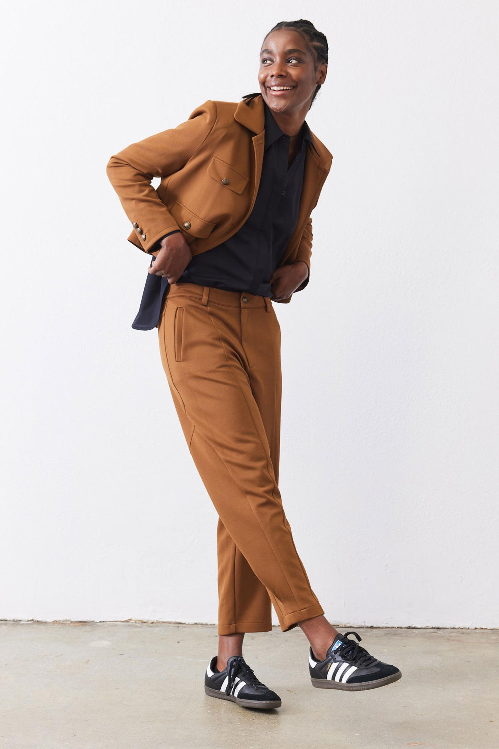Stretch Suit Detail Oriented Tapered Pants Product Image