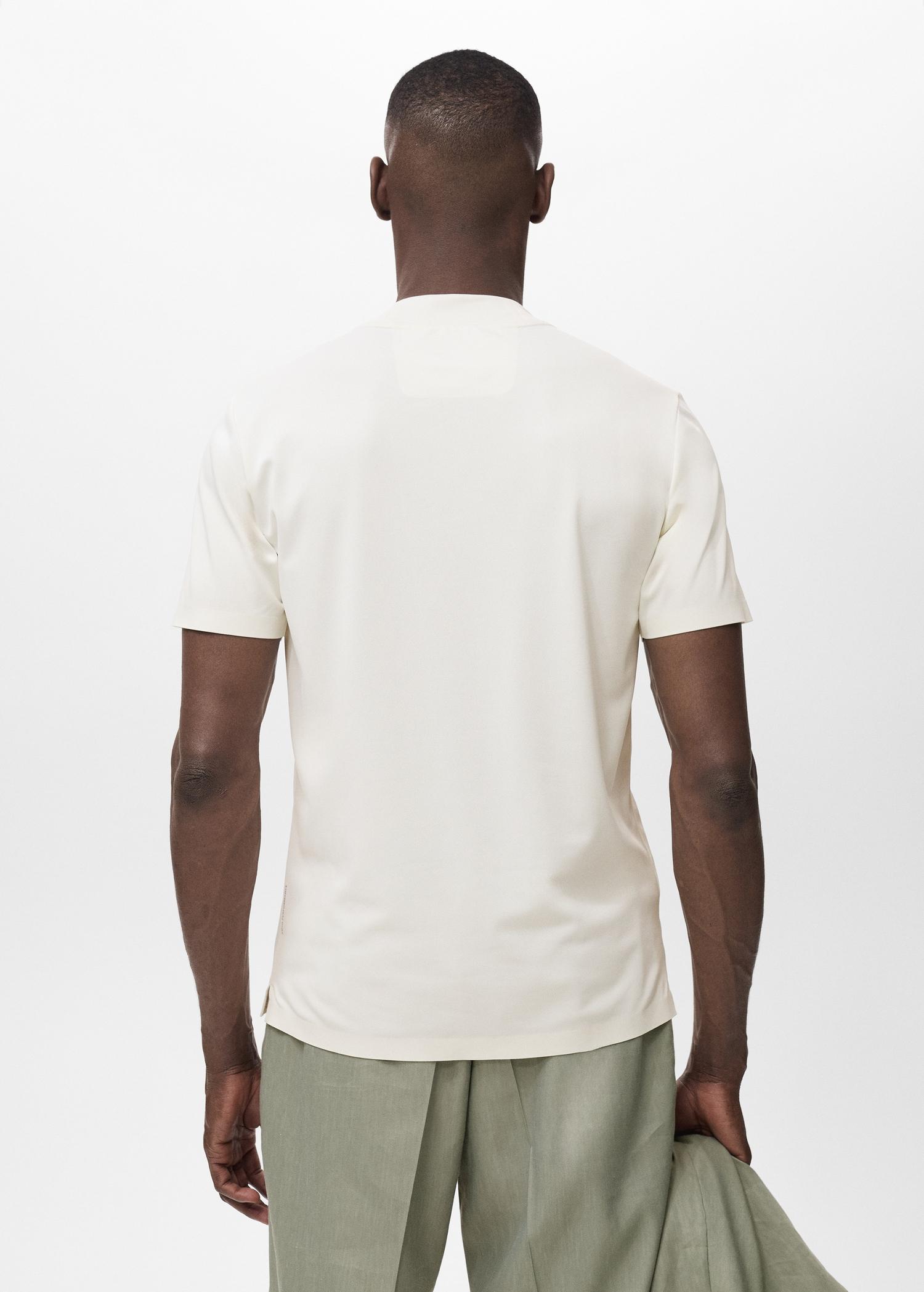 COOLMAX® slim fit t-shirt - Men | MANGO USA Product Image