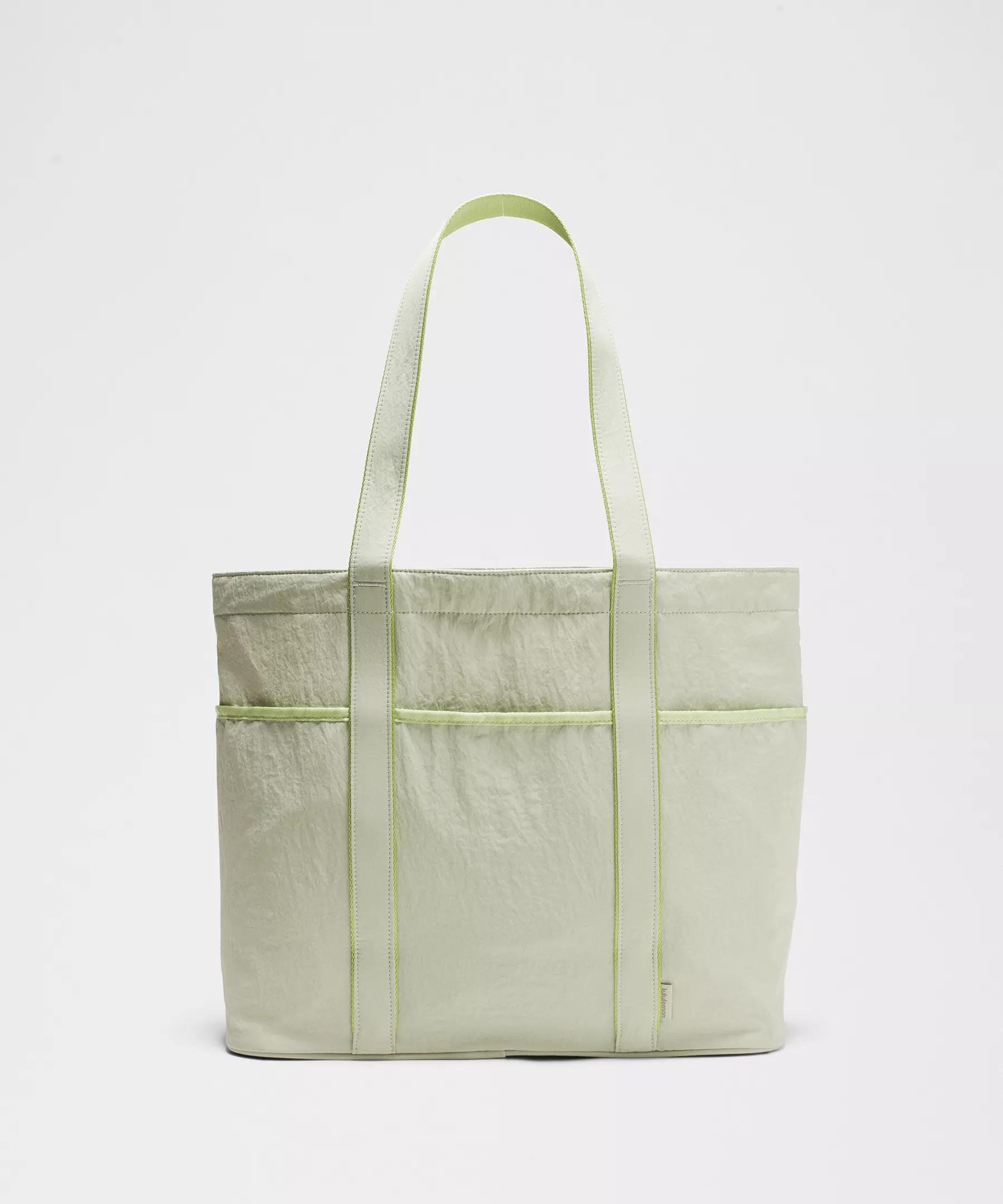 Daily Multi-Pocket Tote Bag 20L Product Image