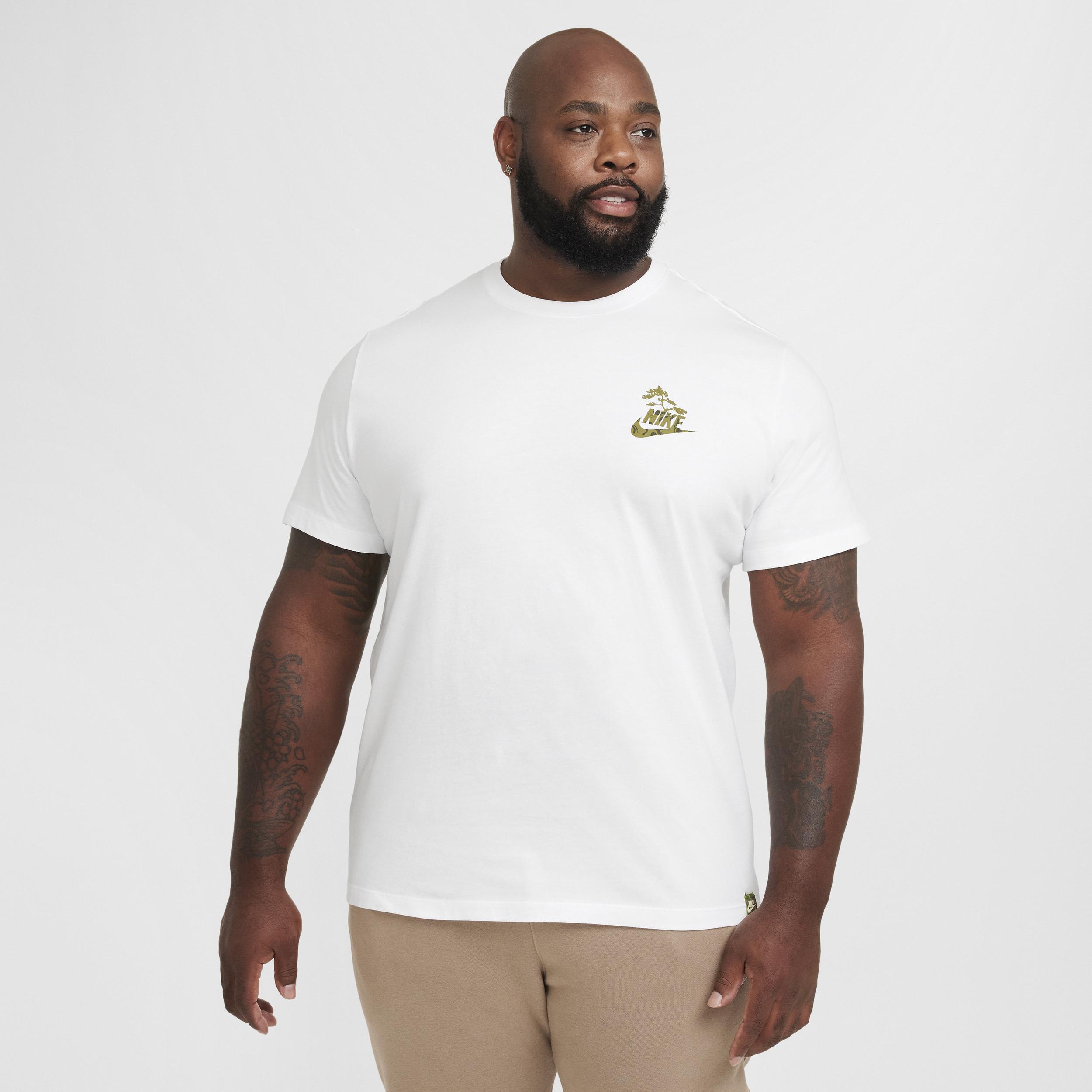 Men's Nike Sportswear Club T-Shirt Product Image