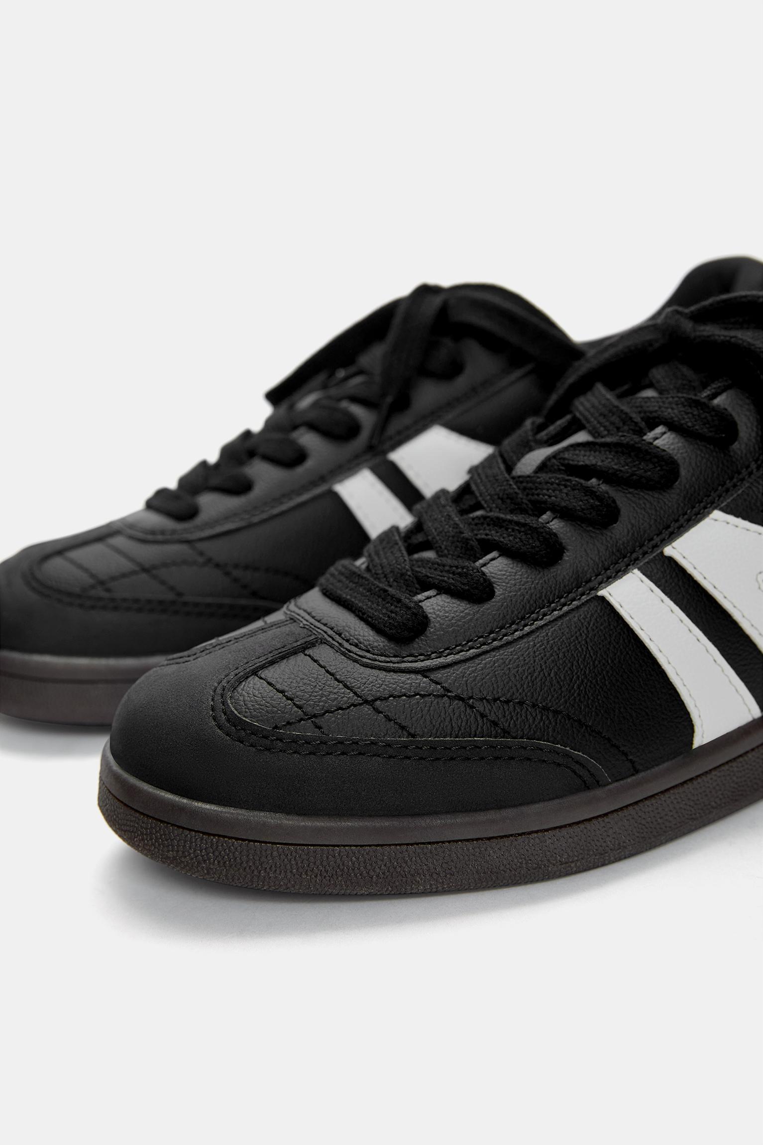 Retro sneakers Product Image